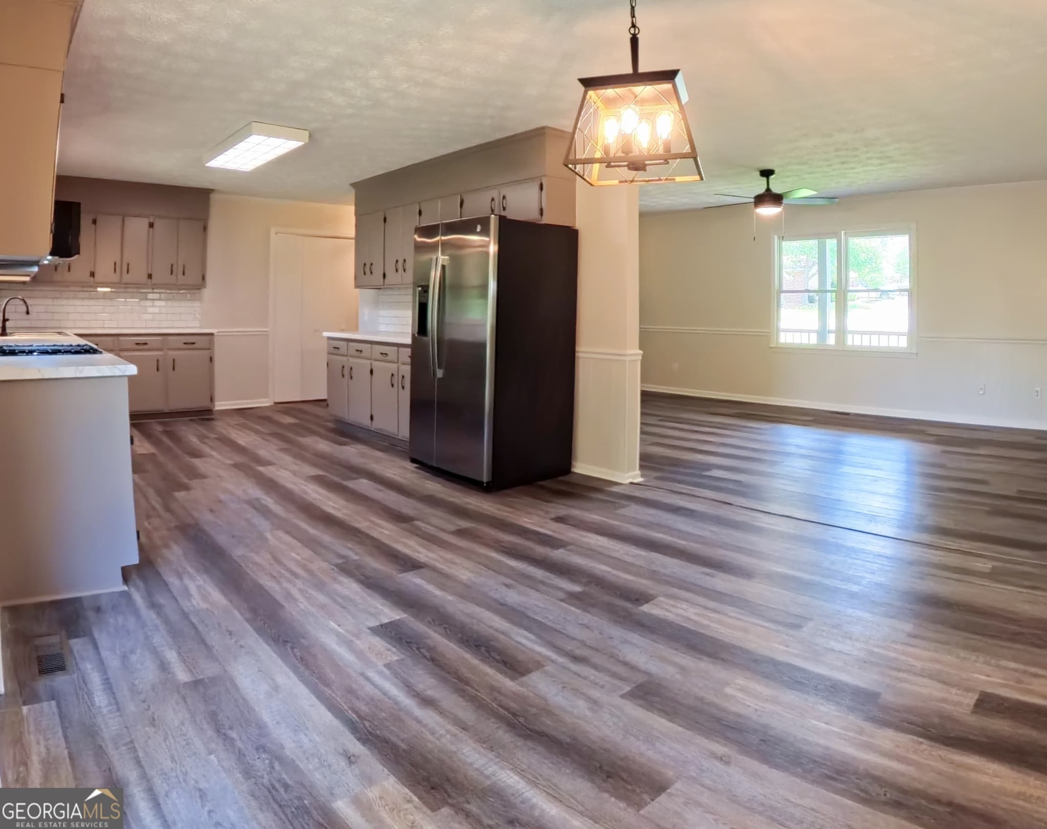 3 bedroom, 2 bathroom, 1,450 sq ft cabin,single family residence under contract at 1163 Fairlane Drive, Louisville, GA 30434 — photo 8