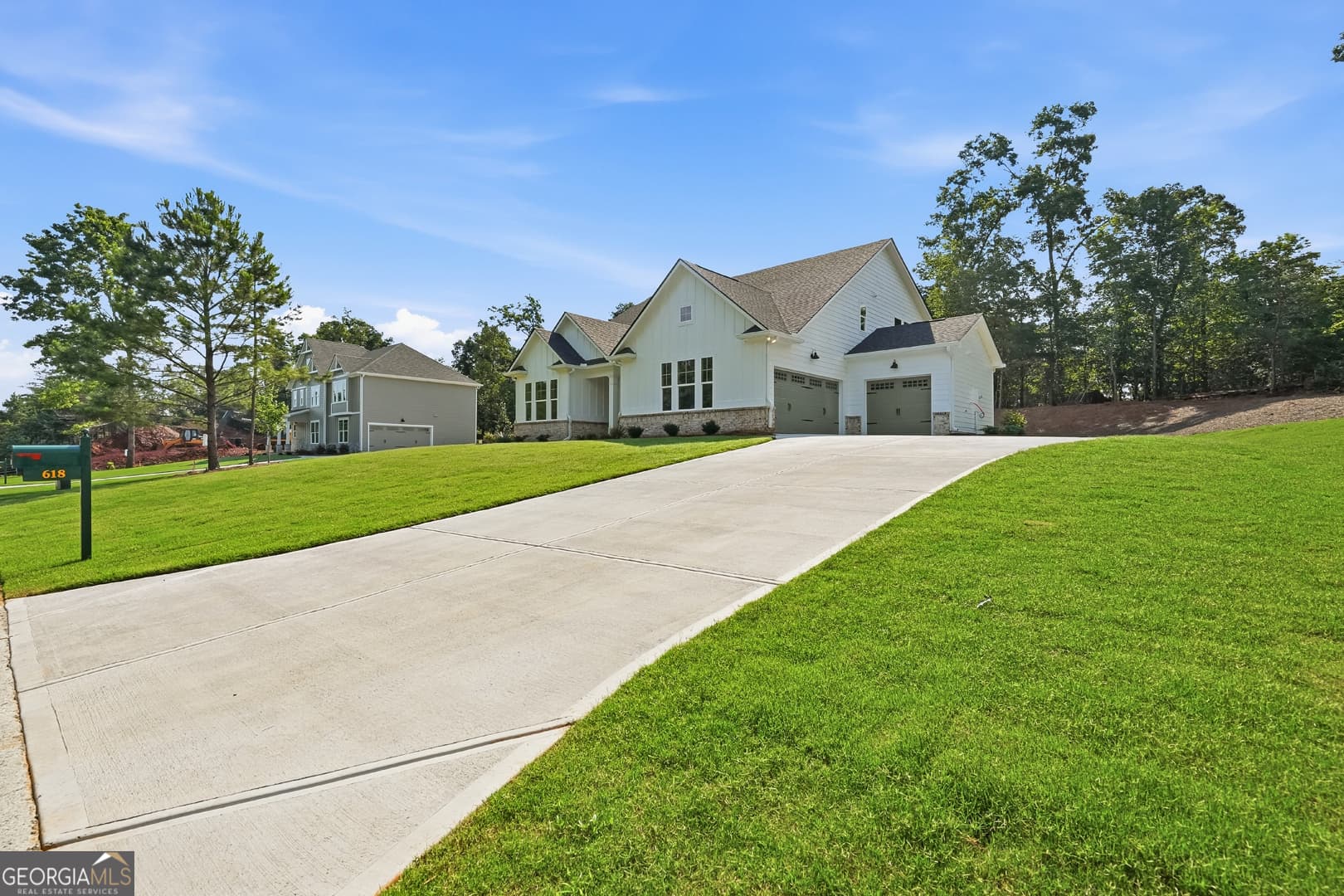 4 bedroom, 3.5 bathroom, 2,641 sq ft single family residence for sale at 618 Sweetgrass Drive, Demorest, GA 30535 — photo 3