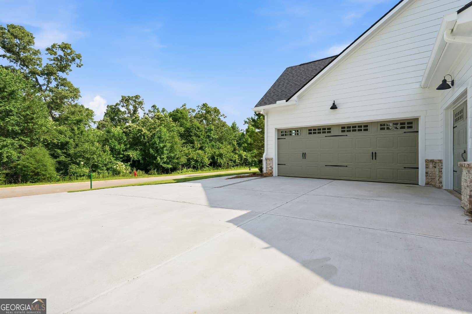 4 bedroom, 3.5 bathroom, 2,641 sq ft single family residence for sale at 618 Sweetgrass Drive, Demorest, GA 30535 — photo 4