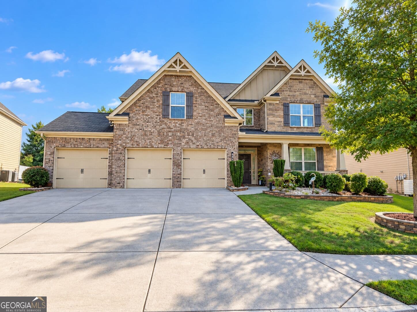 5 bedroom, 3.5 bathroom, 3,812 sq ft single family residence for rent at 820 Stonekirk Court, Alpharetta, GA 30004 for $4,300 a month — photo 1 of 17