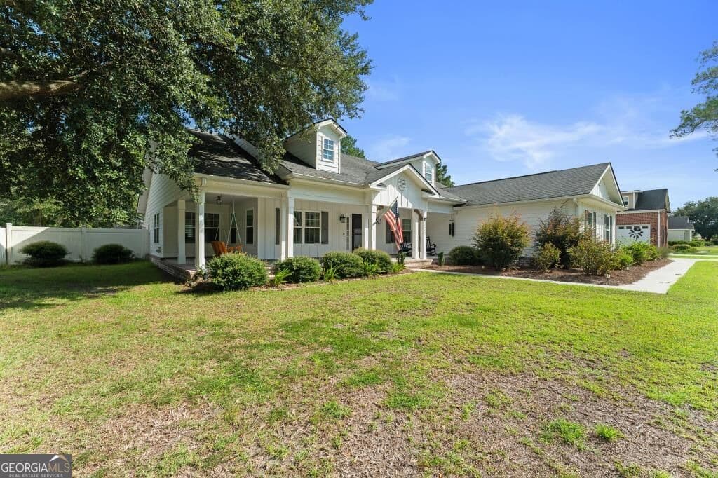 3 bedroom, 2.5 bathroom, 2,633 sq ft single family residence for sale at 221 Zittrouer Road, Guyton, GA 31312 — photo 5