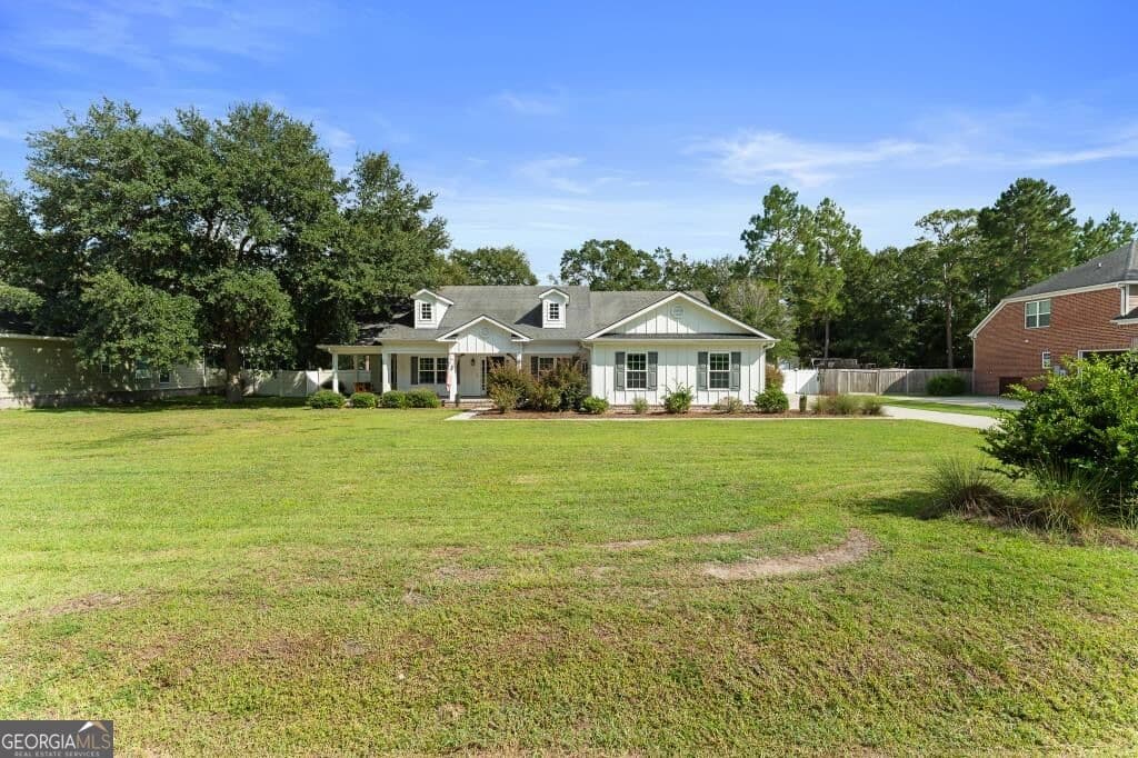 3 bedroom, 2.5 bathroom, 2,633 sq ft single family residence for sale at 221 Zittrouer Road, Guyton, GA 31312 — photo 4