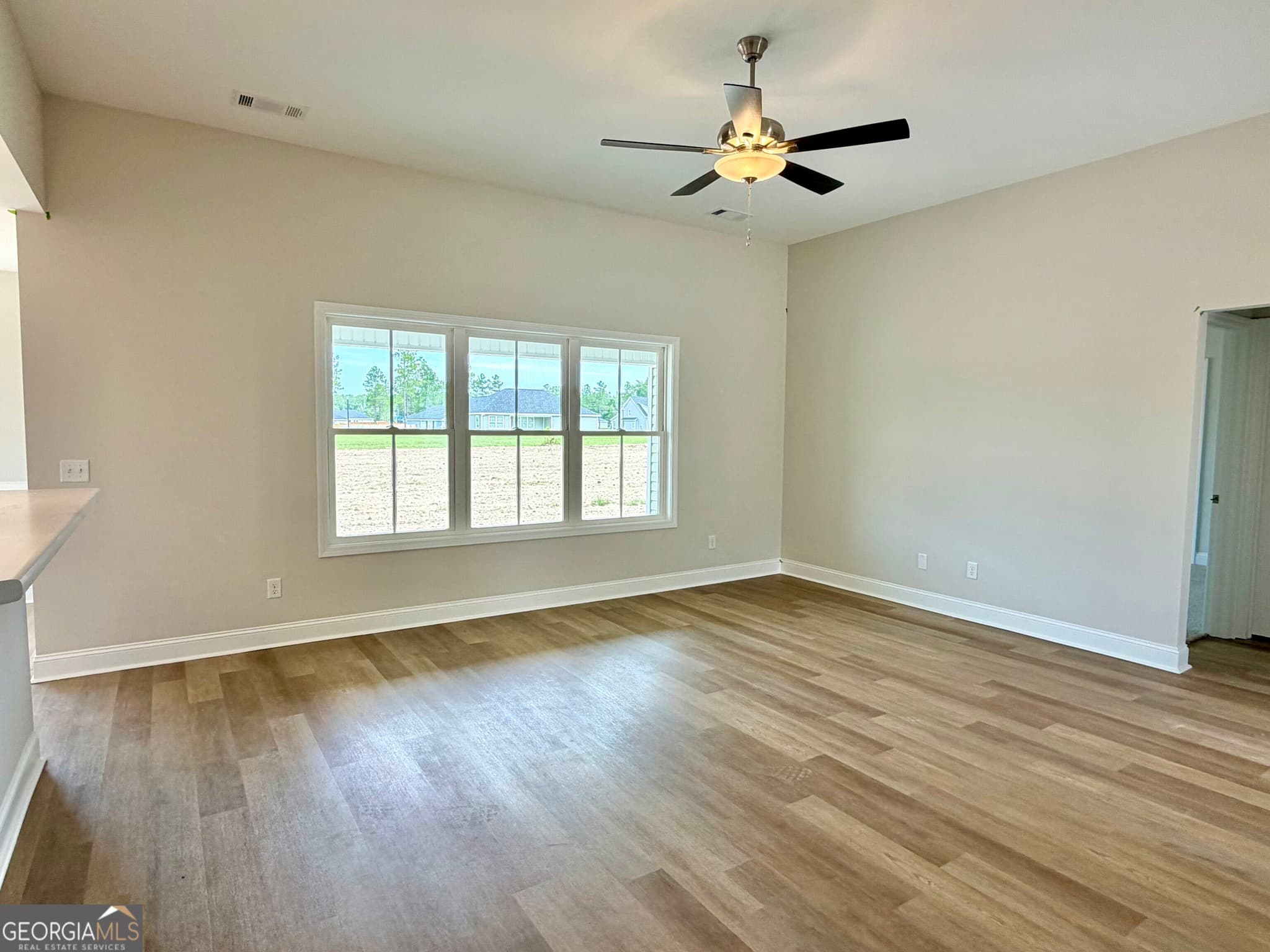 3 bedroom, 2 bathroom, 1,430 sq ft single family residence under contract at 668 Belfast Loop LOT 186, Ellabell, GA 31308 — photo 6