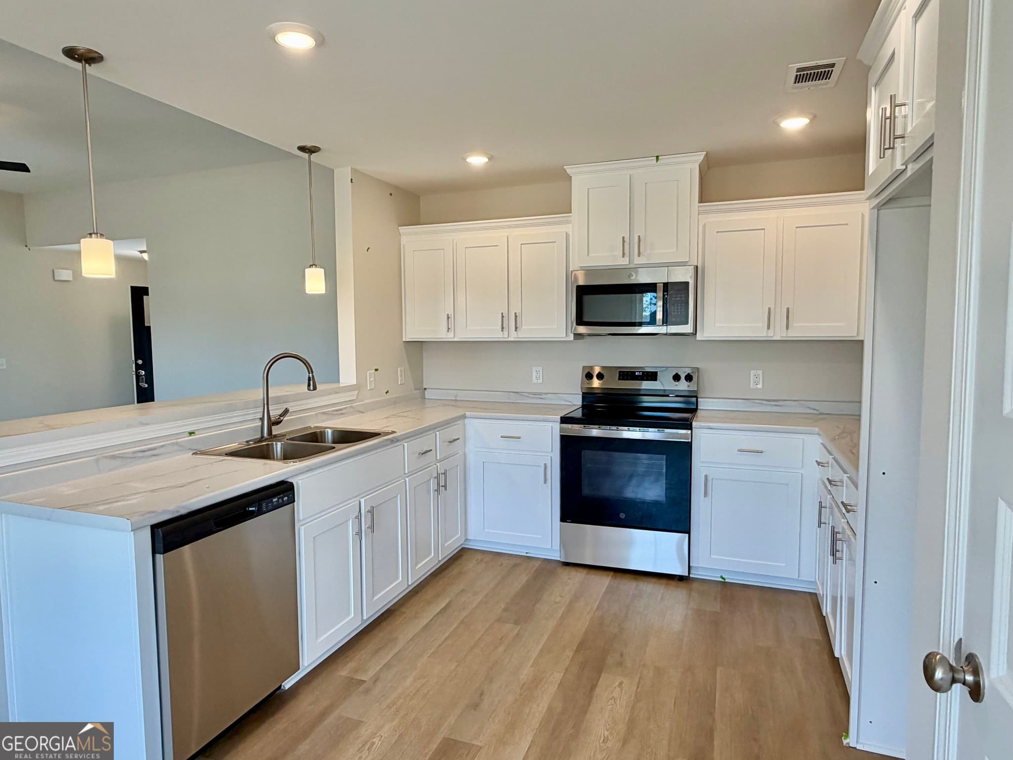 3 bedroom, 2 bathroom, 1,430 sq ft single family residence under contract at 668 Belfast Loop LOT 186, Ellabell, GA 31308 — photo 9
