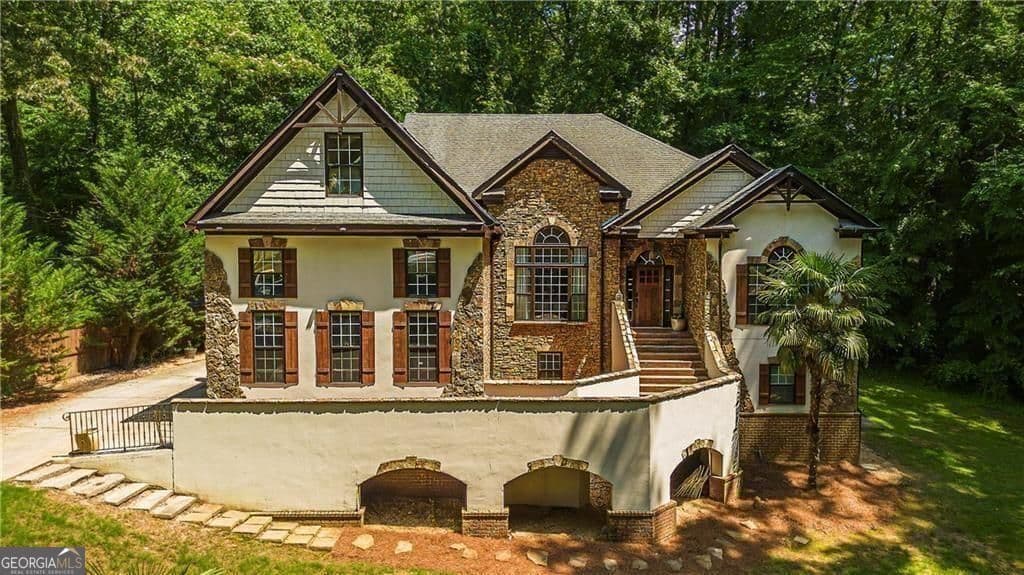 4 bedroom, 3.5 bathroom, 5,443 sq ft single family residence sold at 2864 Sandpiper Circle, Atlanta, GA 30311