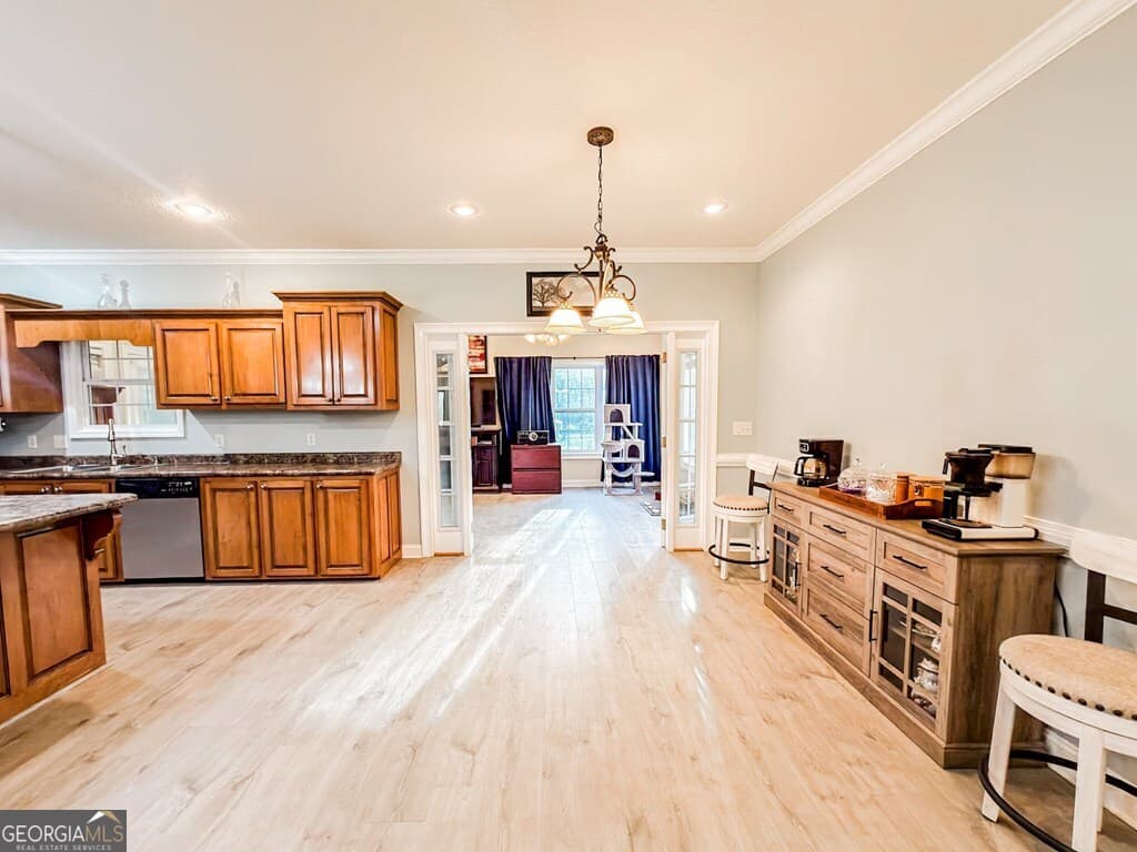 3 bedroom, 2.5 bathroom, 2,504 sq ft single family residence for sale at 353 Alapaha River Drive, Alapaha, GA 31622 — photo 4