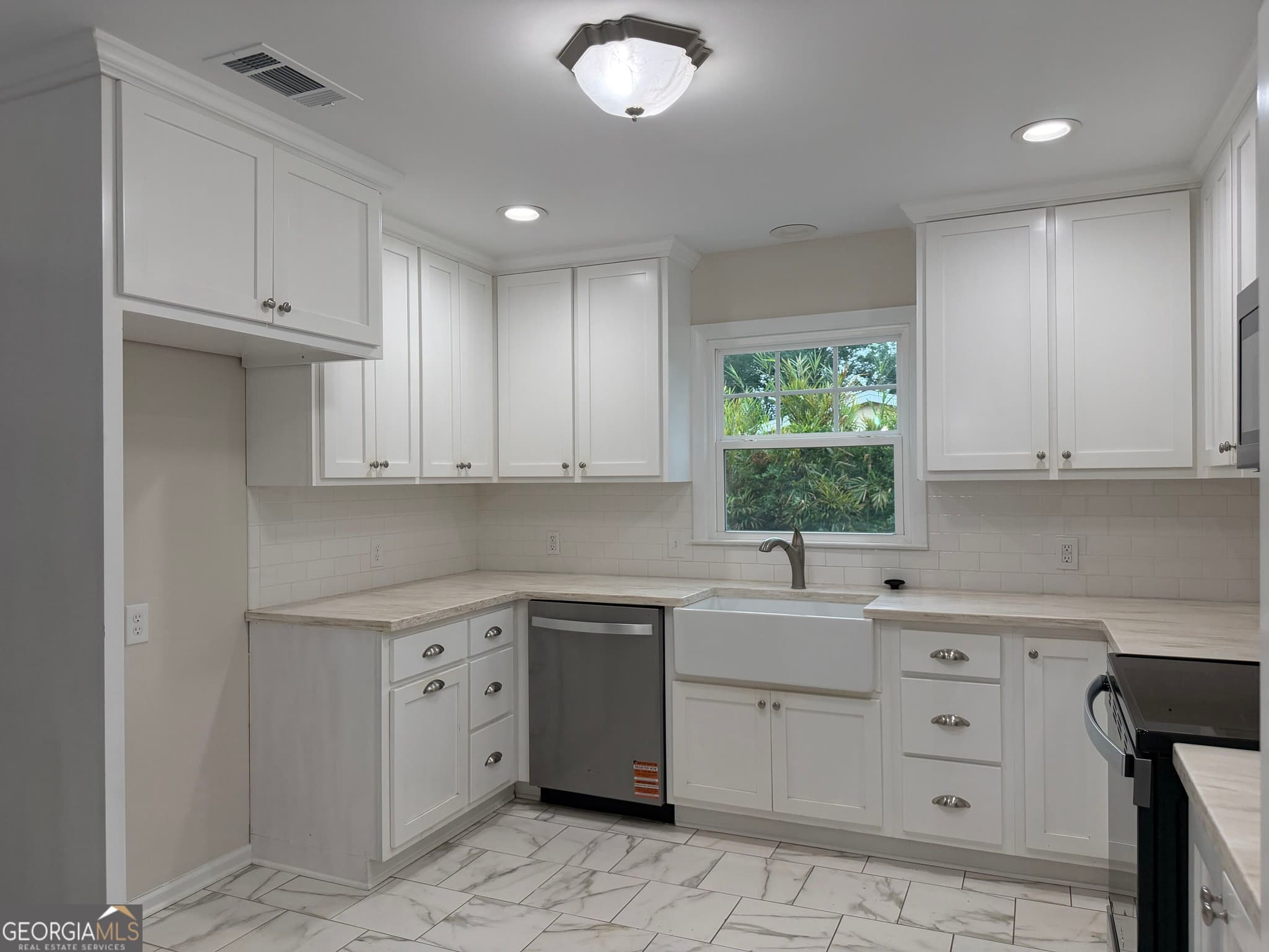 4 bedroom, 2 bathroom, 2,011 sq ft single family residence for sale at 116 Simmons Road, Statesboro, GA 30458 — photo 8
