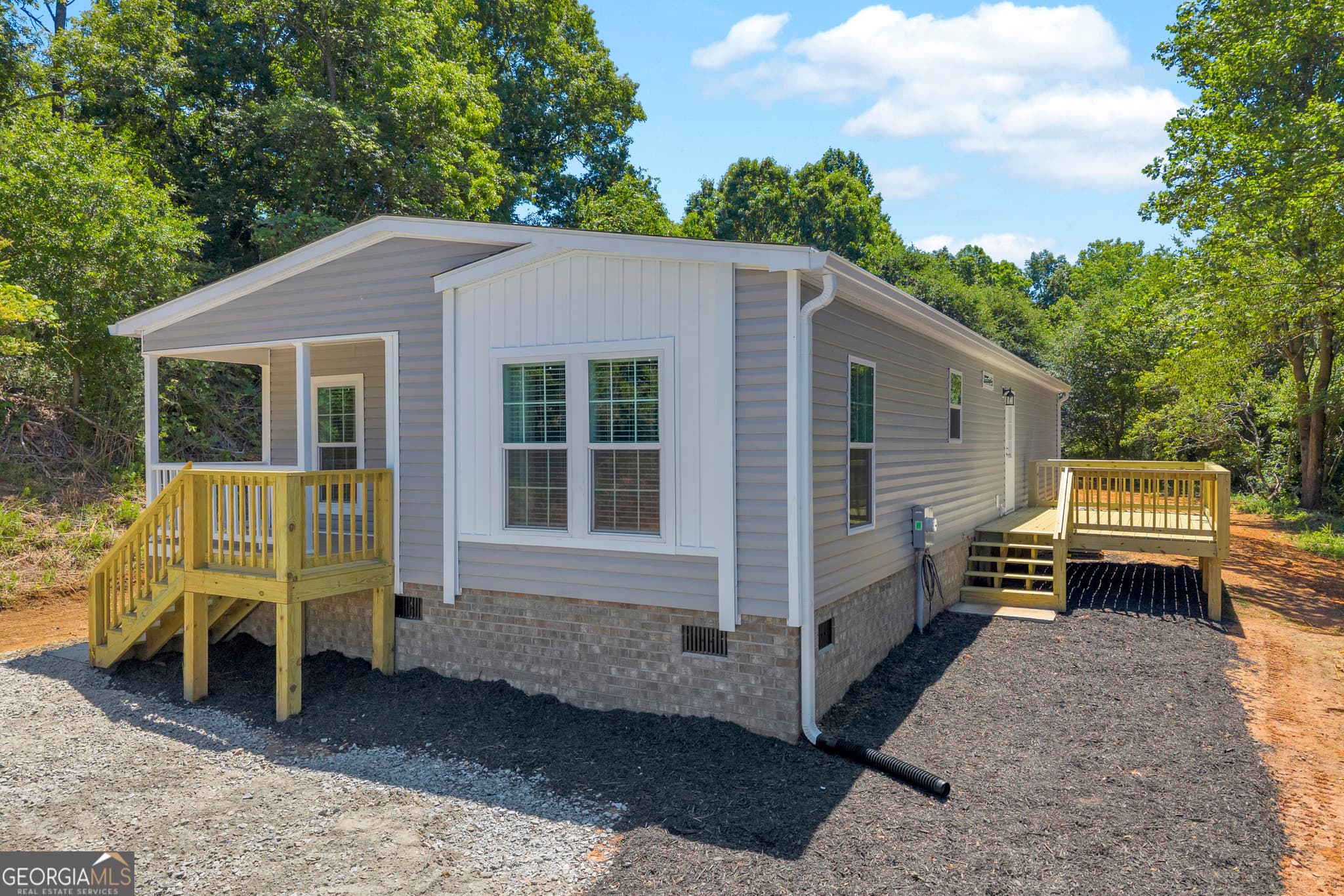 3 bedroom, 2 bathroom, 1,529 sq ft manufactured home,single family residence sold at 226 Mineral Springs Conn, Demorest, GA 30535