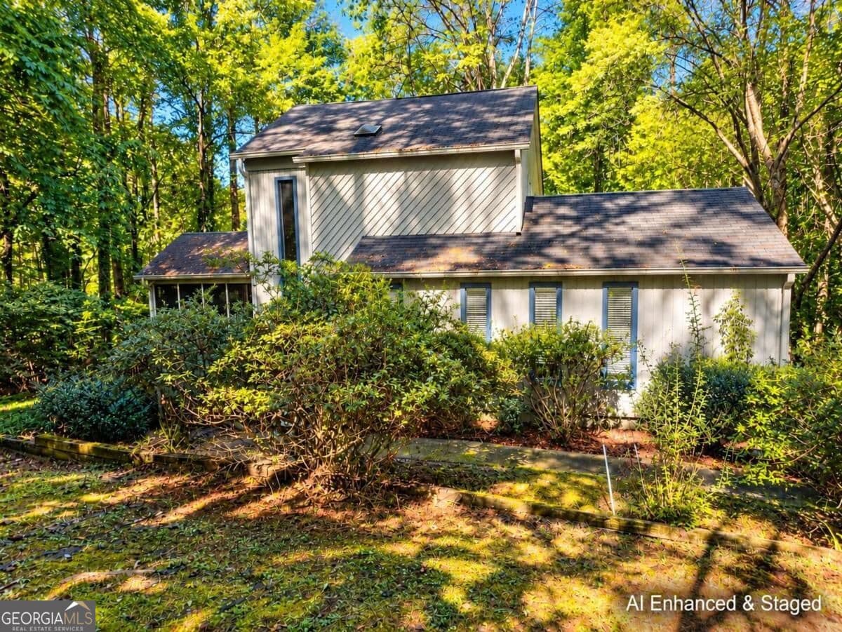 4 bedroom, 3.5 bathroom, 2,833 sq ft single family residence for sale at 225 Willow Bush Trace, Roswell, GA 30075 — photo 4