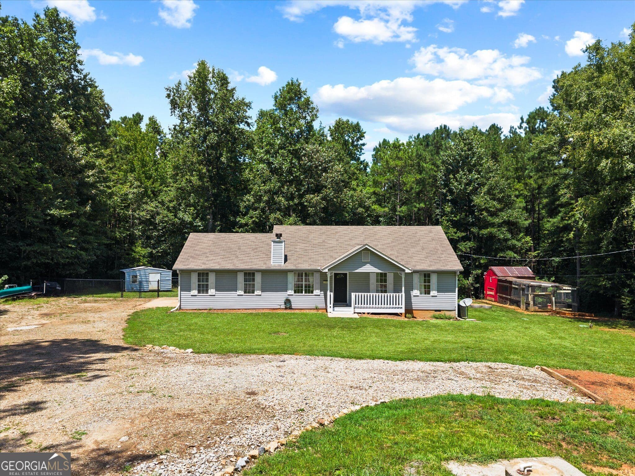 3 bedroom, 2 bathroom, 1,299 sq ft single family residence for sale at 190 Smoak Field Road, Griffin, GA 30223 — photo 8