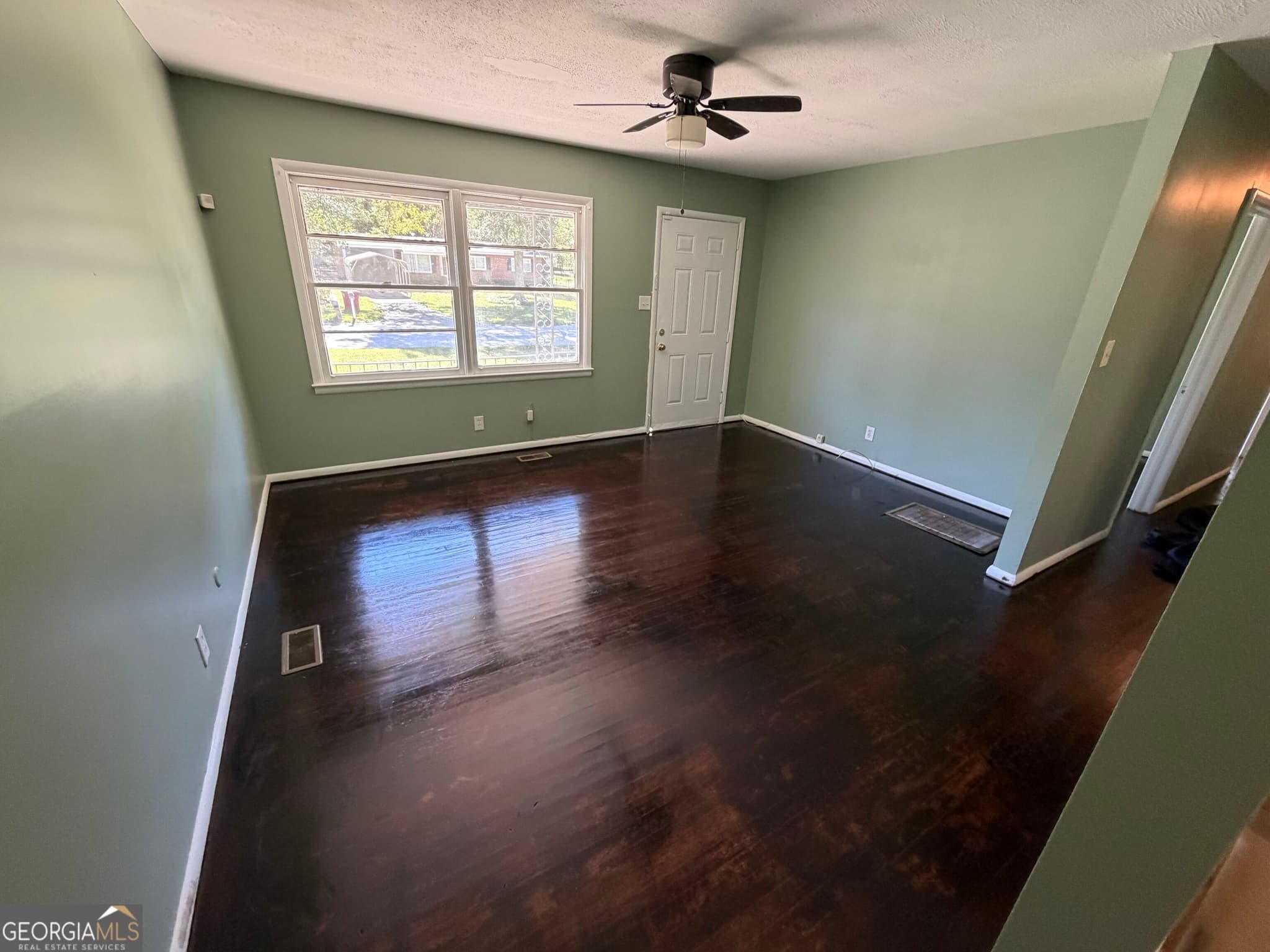 3 bedroom, 1.5 bathroom, 1,000 sq ft single family residence for sale at 4020 Lindwood Drive, Macon, GA 31206 — photo 6