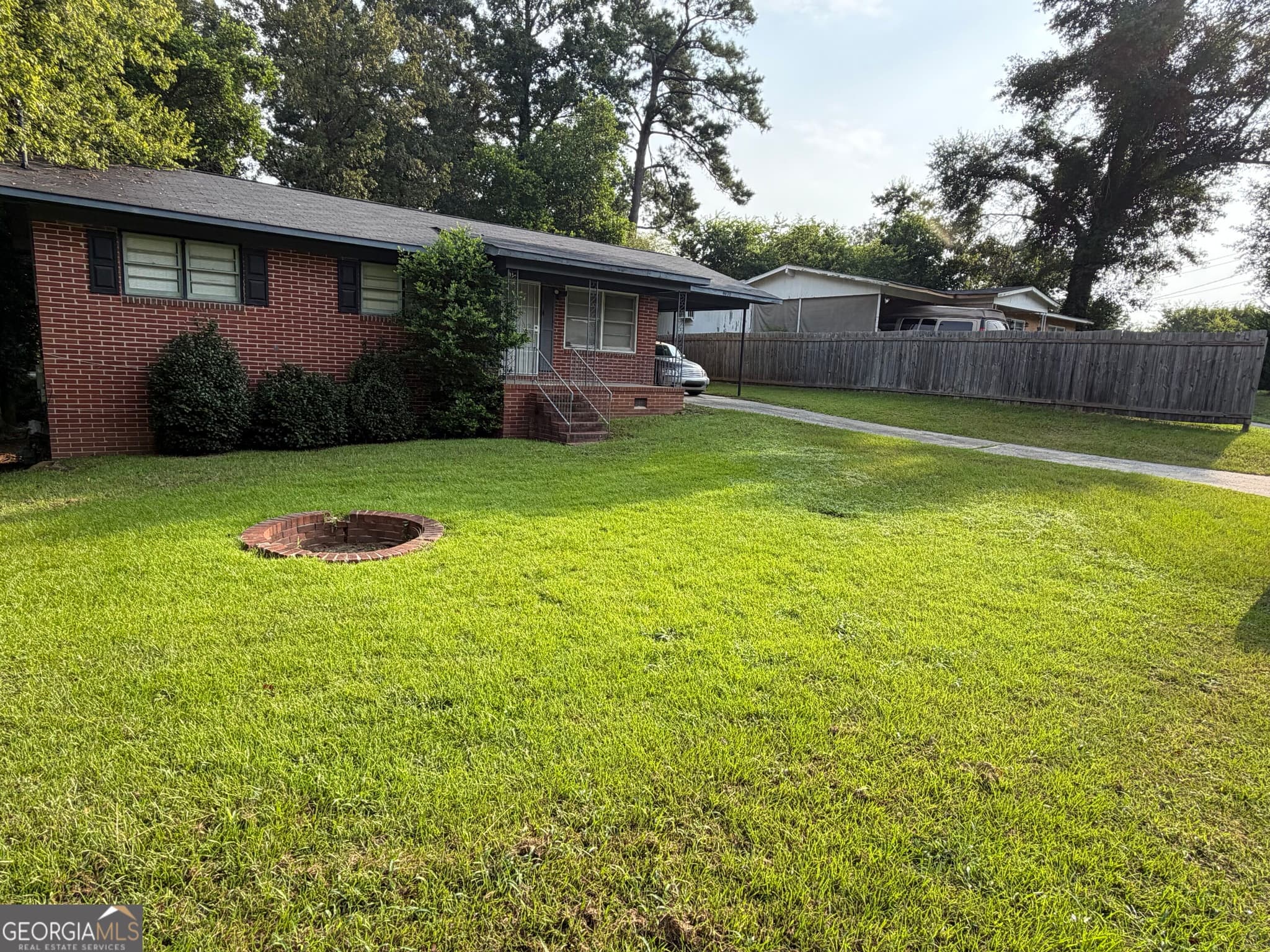3 bedroom, 1.5 bathroom, 1,000 sq ft single family residence for sale at 4020 Lindwood Drive, Macon, GA 31206 — photo 3