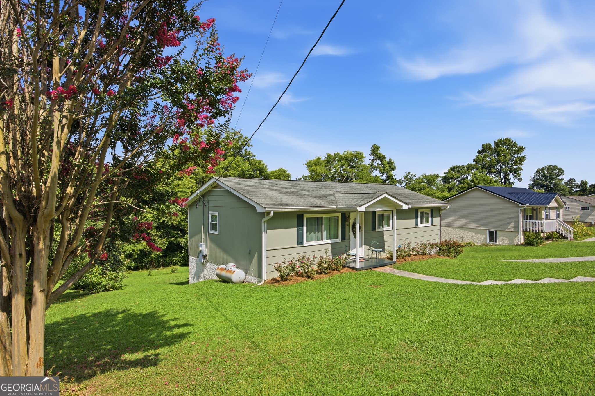 4 bedroom, 1.5 bathroom, 2,064 sq ft single family residence under contract at 128 Sioux Trail, Ringgold, GA 30736