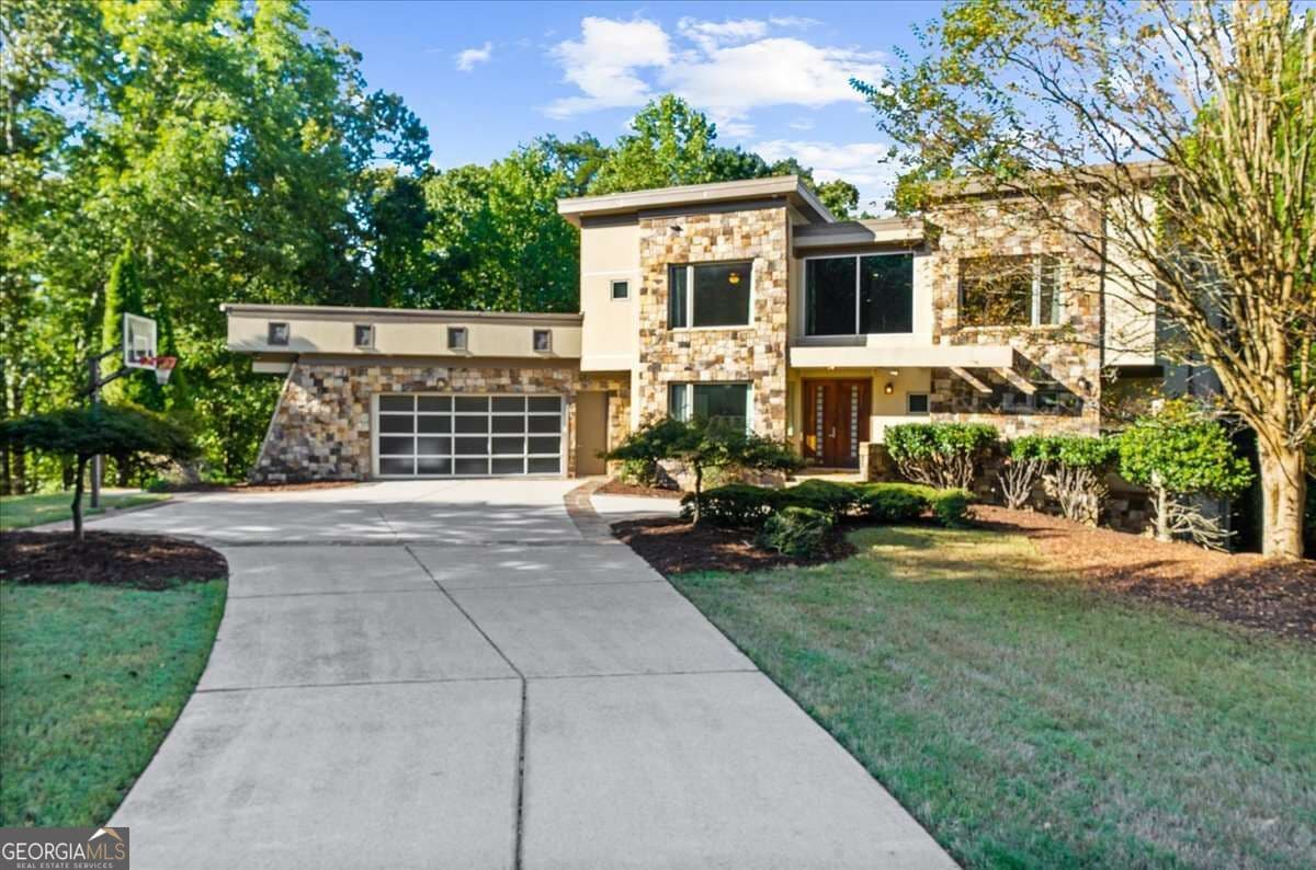 6 bedroom, 6 bathroom, 6,978 sq ft single family residence for sale at 561 Bayberry Crossing Drive, Gainesville, GA 30501 — photo 3