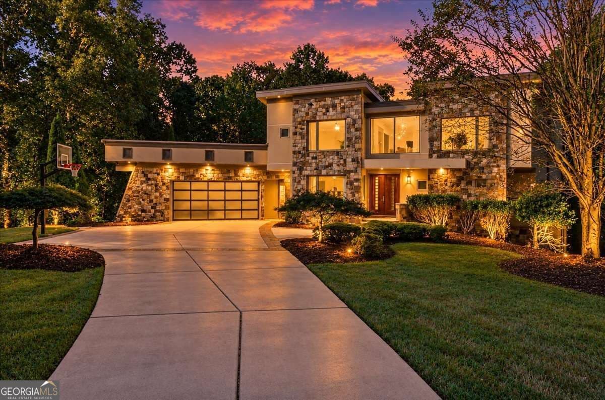 6 bedroom, 6 bathroom, 6,978 sq ft single family residence for sale at 561 Bayberry Crossing Drive, Gainesville, GA 30501 — photo 1 of 64