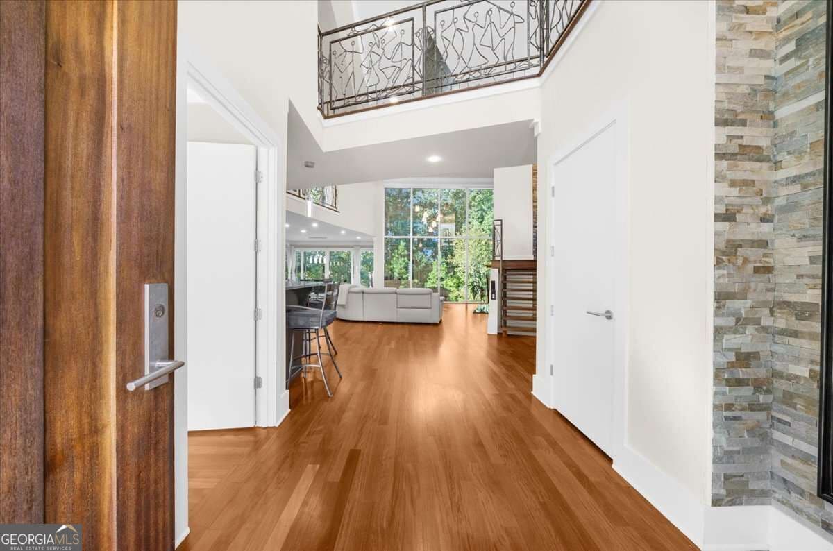 6 bedroom, 6 bathroom, 6,978 sq ft single family residence for sale at 561 Bayberry Crossing Drive, Gainesville, GA 30501 — photo 5
