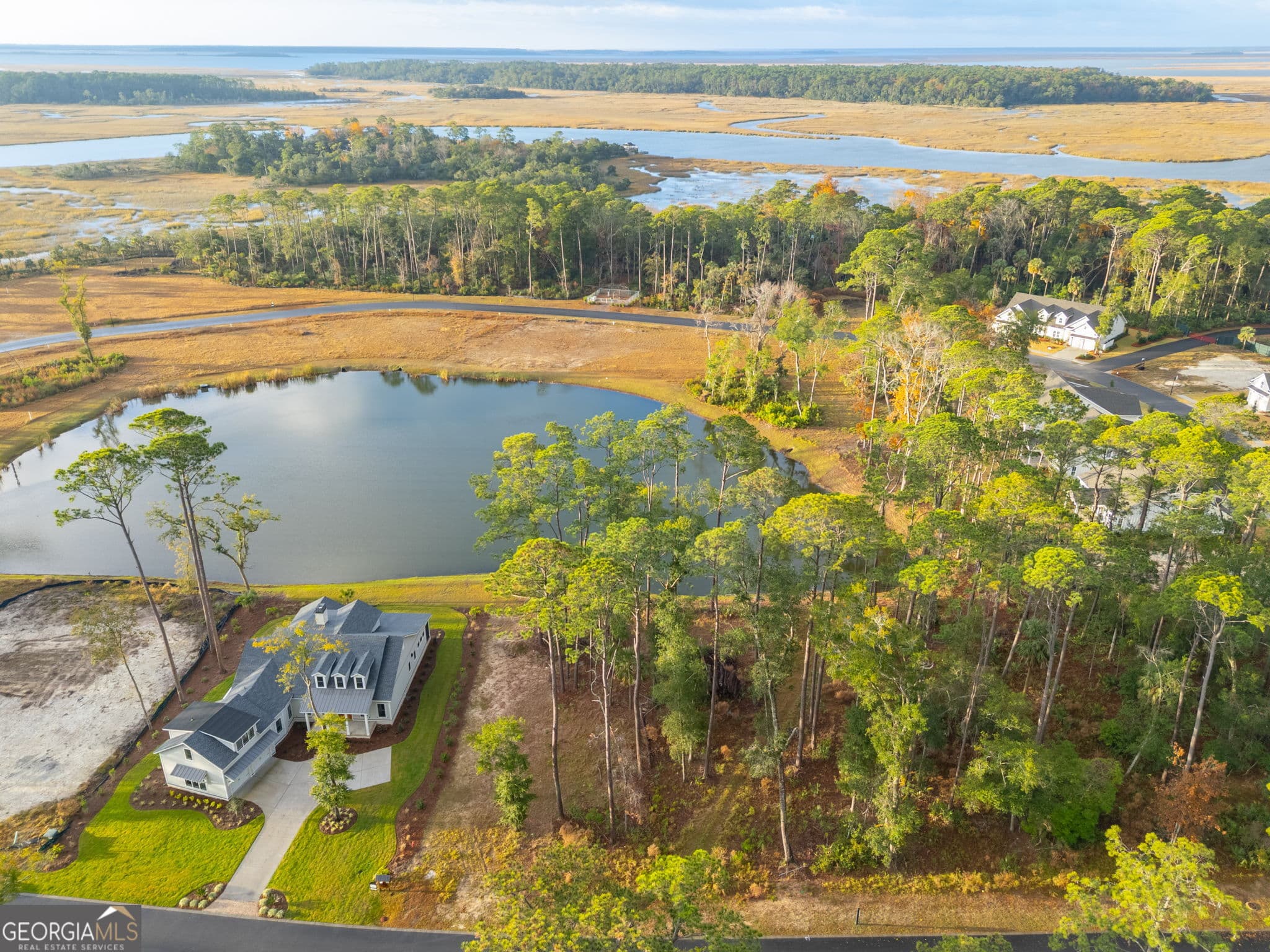 4 bedroom, 4.5 bathroom, 3,500 sq ft single family residence for sale at 151 Grand Harbor Circle, Savannah, GA 31411 — photo 7