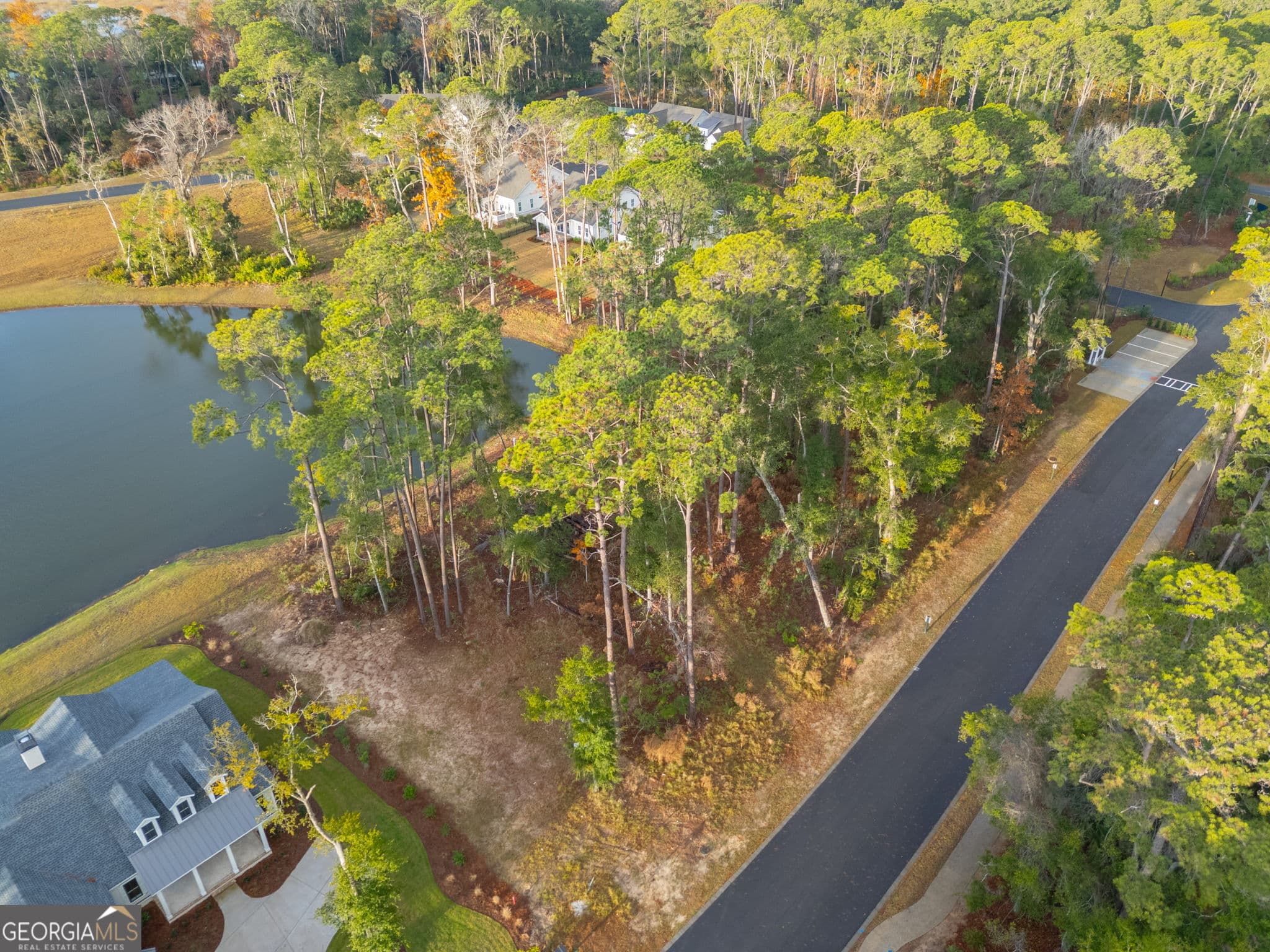 4 bedroom, 4.5 bathroom, 3,500 sq ft single family residence for sale at 151 Grand Harbor Circle, Savannah, GA 31411 — photo 5