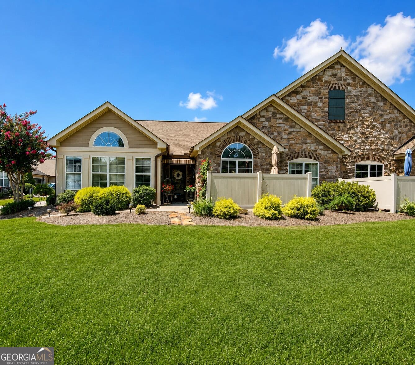 2 bedroom, 2 bathroom, 1,744 sq ft condominium for sale at 1663 Sedgefield Drive, Ooltewah, TN 37363 — photo 2