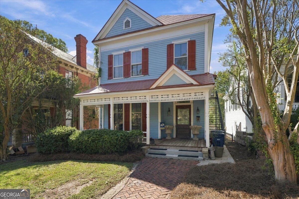 3 bedroom, 2 bathroom, 2,330 sq ft single family residence for sale at 910 High Street, Macon, GA 31201