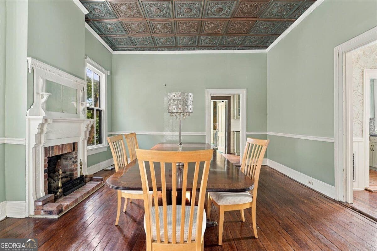 3 bedroom, 2 bathroom, 2,330 sq ft single family residence for sale at 910 High Street, Macon, GA 31201 — photo 10