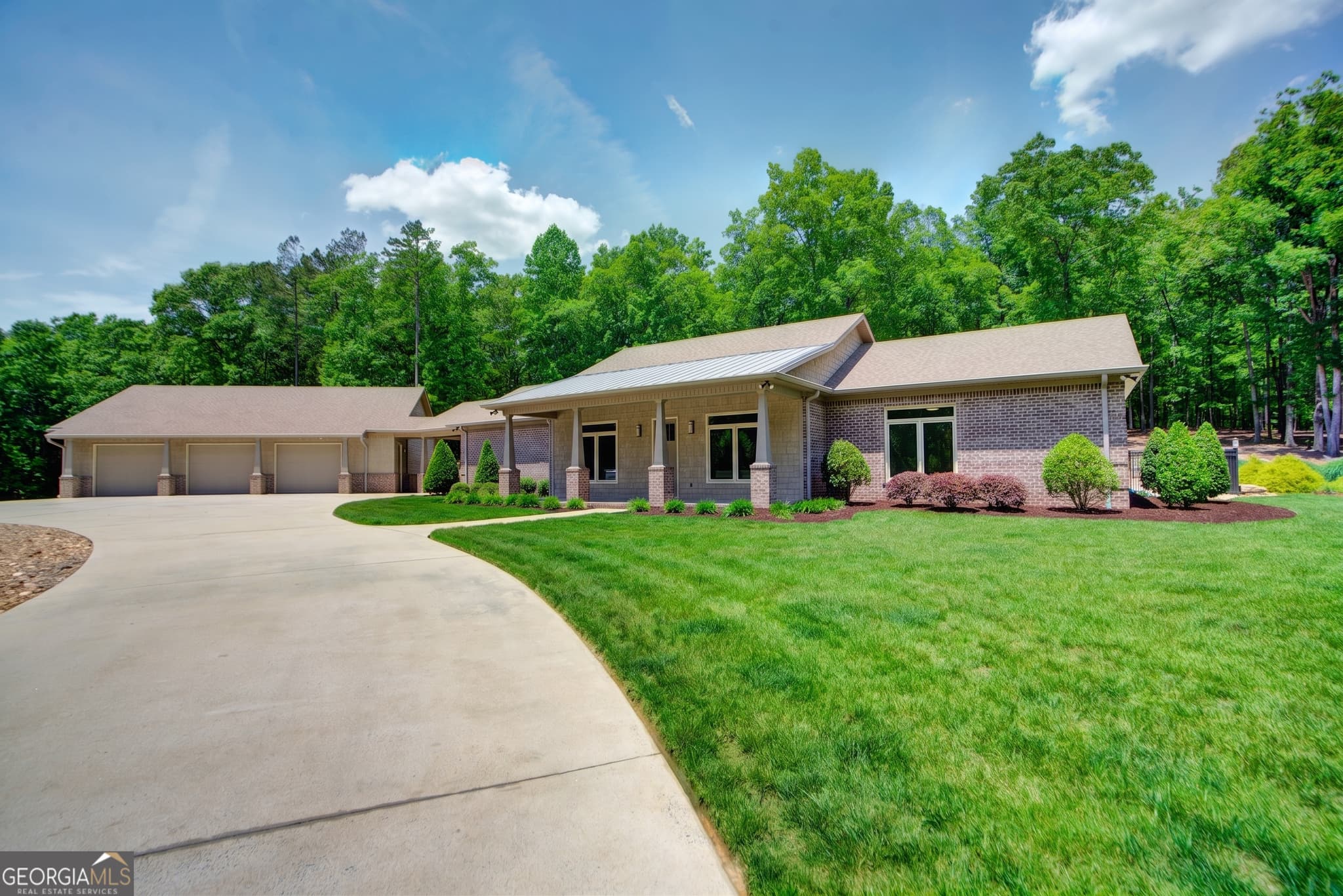 4 bedroom, 3 bathroom, 2,890 sq ft single family residence for sale at 610 Kings Bridge Road, Cave Spring, GA 30124 — photo 3