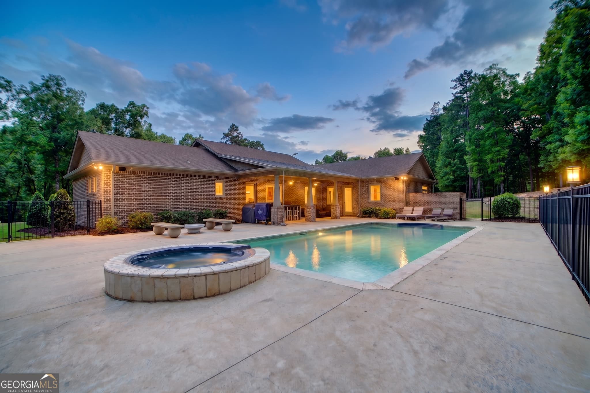 4 bedroom, 3 bathroom, 2,890 sq ft single family residence for sale at 610 Kings Bridge Road, Cave Spring, GA 30124 — photo 4
