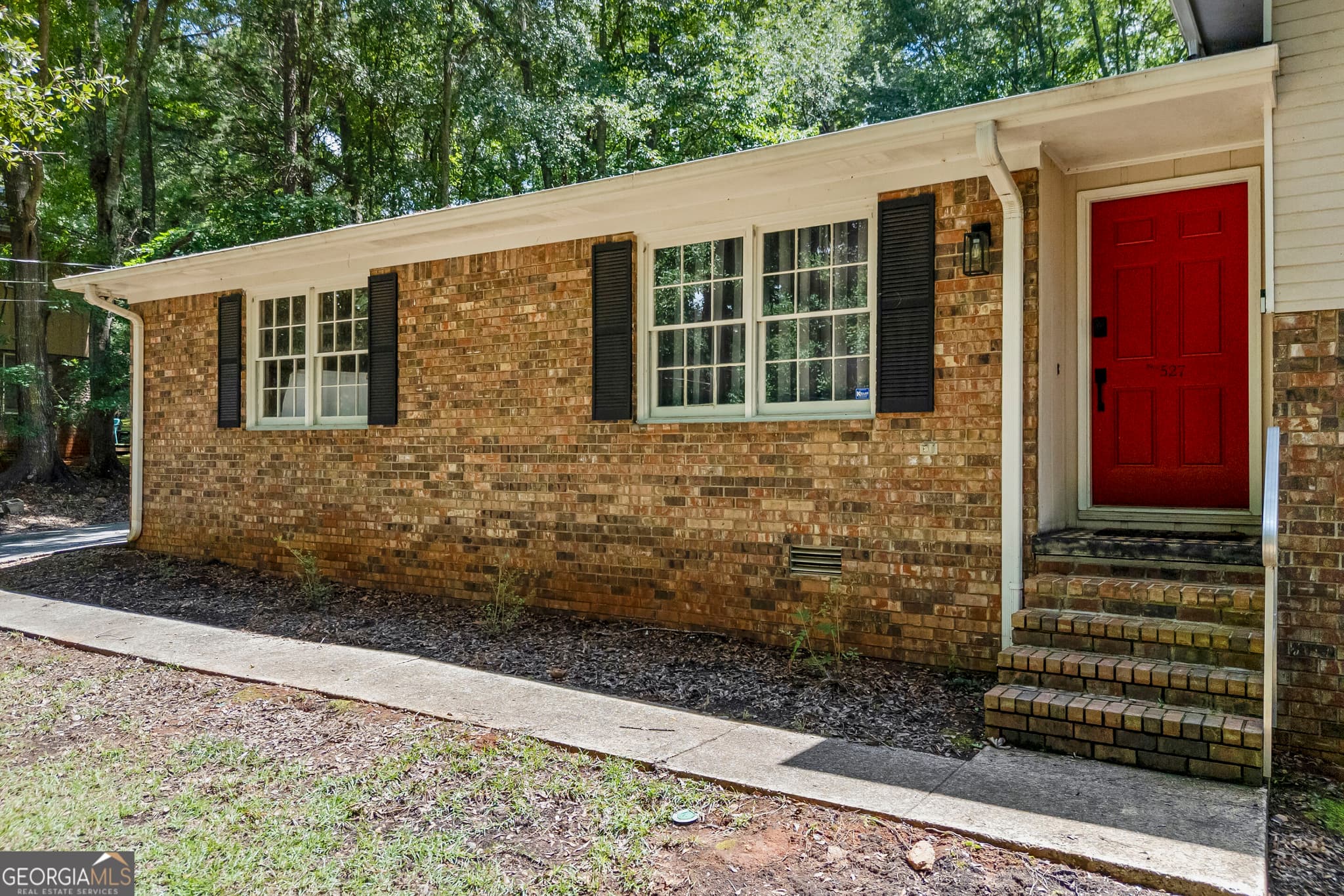 5 bedroom, 3 bathroom, 2,012 sq ft single family residence for rent at 527 University Circle, Athens, GA 30605 for $3,500 a month — photo 3