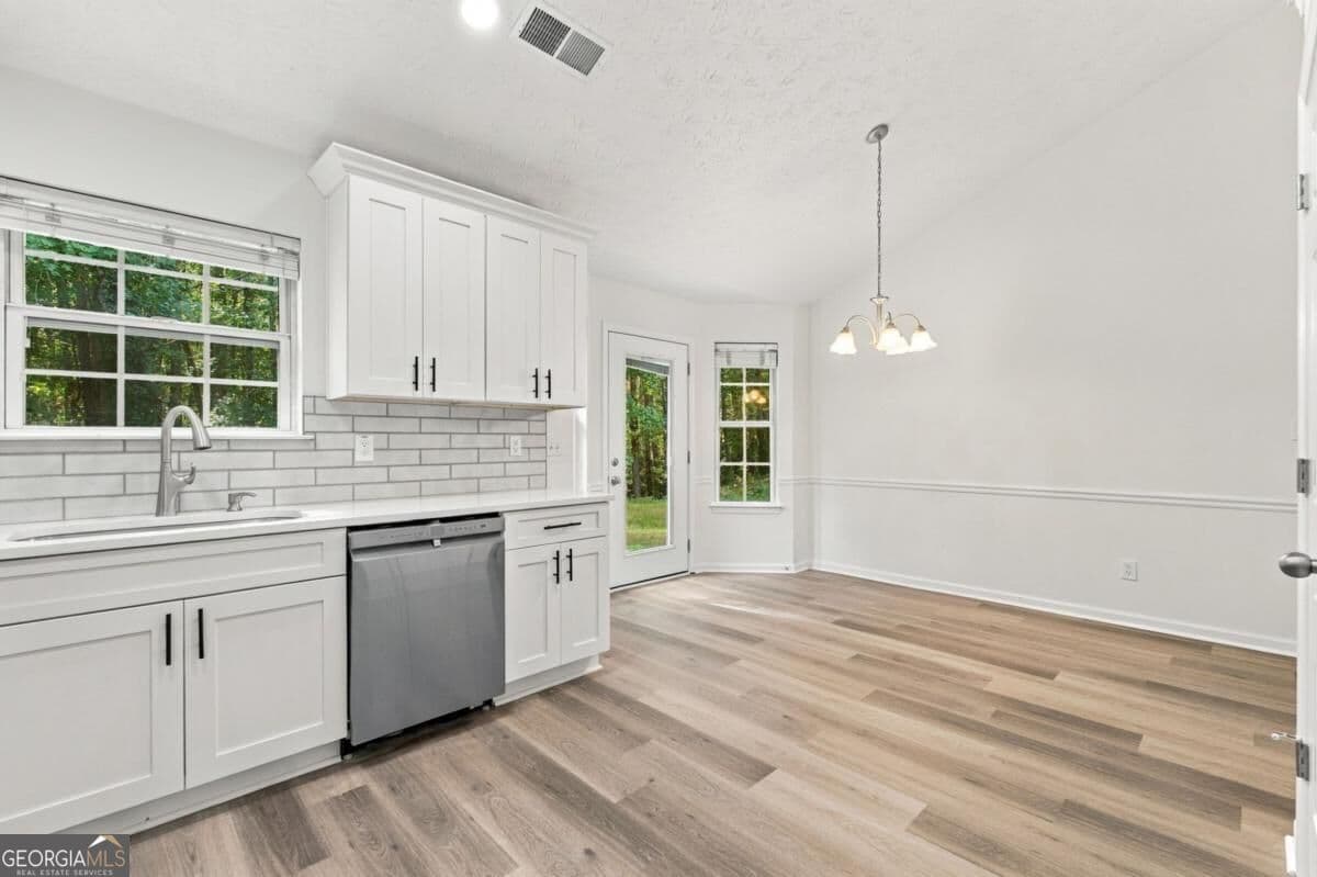 4 bedroom, 3 bathroom, 1,949 sq ft single family residence for sale at 1865 Heatherton Road, Dacula, GA 30019 — photo 10