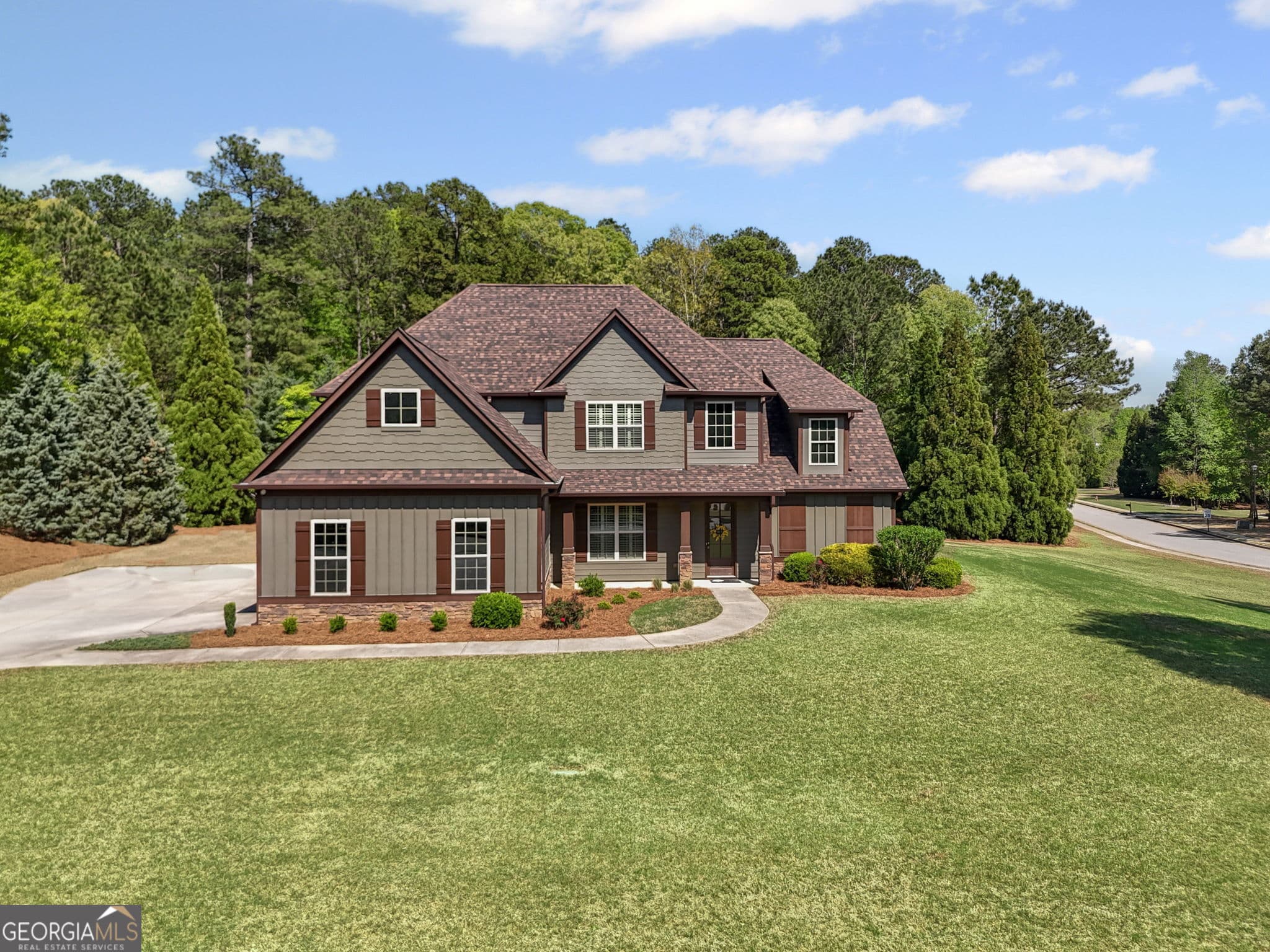 4 bedroom, 3.5 bathroom, 4,076 sq ft single family residence sold at 189 Willowleaf Way, Sharpsburg, GA 30277