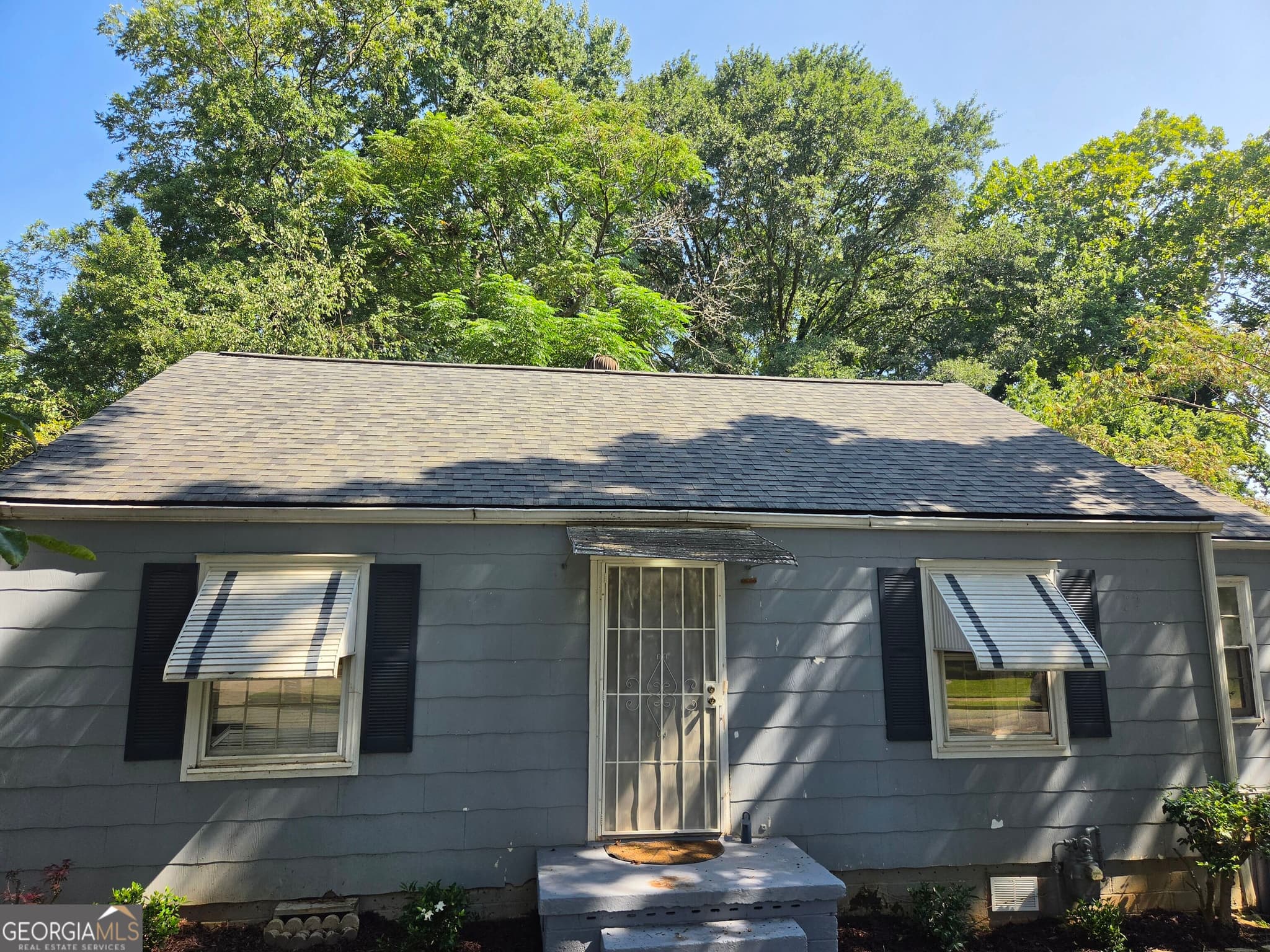 2 bedroom, 1 bathroom, 980 sq ft single family residence for sale at 1693 John Calvin Avenue, College Park, GA 30337 — photo 2