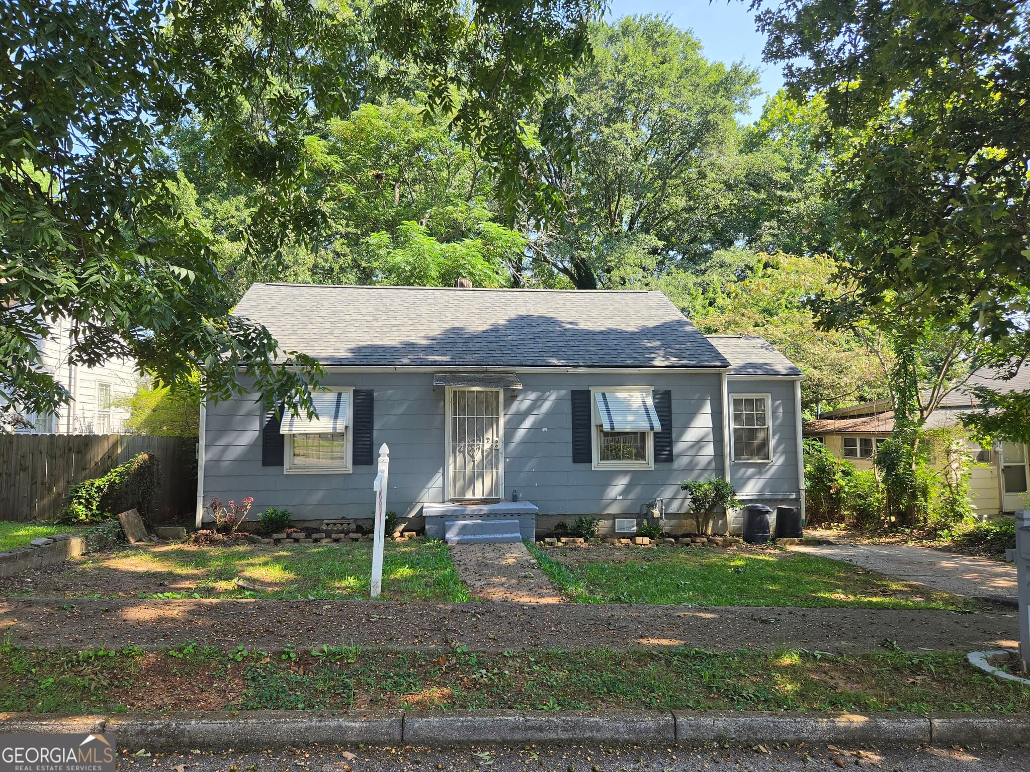2 bedroom, 1 bathroom, 980 sq ft single family residence for sale at 1693 John Calvin Avenue, College Park, GA 30337 — photo 3