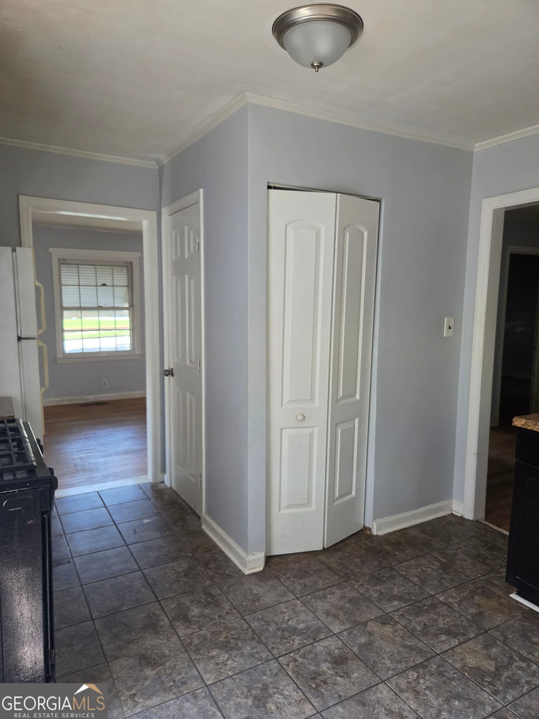 2 bedroom, 1 bathroom, 980 sq ft single family residence for sale at 1693 John Calvin Avenue, College Park, GA 30337 — photo 10