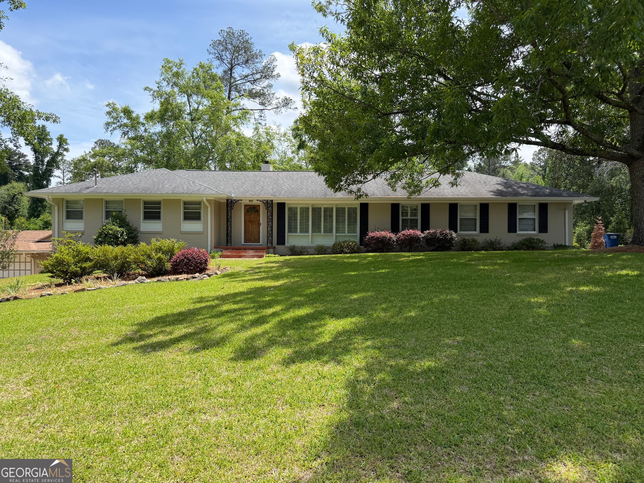 3 bedroom, 2 bathroom, 1,656 sq ft single family residence sold at 2950 Thornwood Drive, Macon, GA 31204
