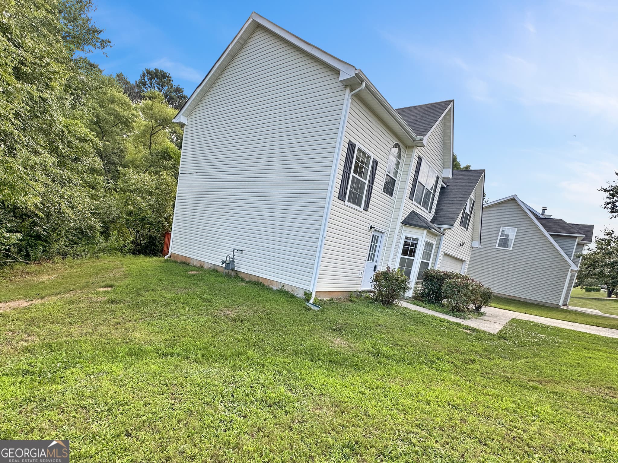 4 bedroom, 2.5 bathroom, 3,684 sq ft single family residence for rent at 10761 Tara Village Way, Jonesboro, GA 30238 for $2,055 a month — photo 2