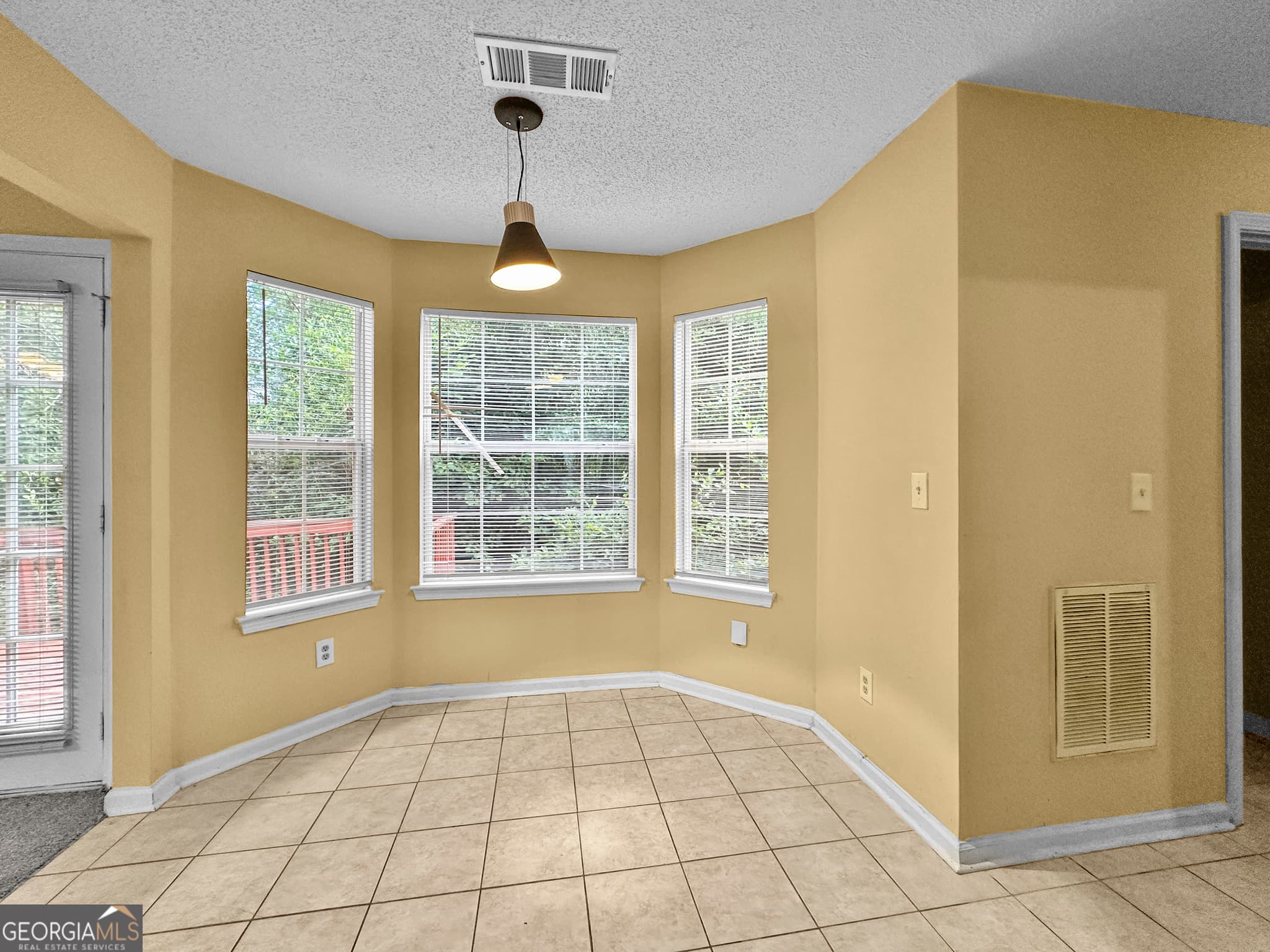 4 bedroom, 2.5 bathroom, 3,684 sq ft single family residence for rent at 10761 Tara Village Way, Jonesboro, GA 30238 for $2,055 a month — photo 5