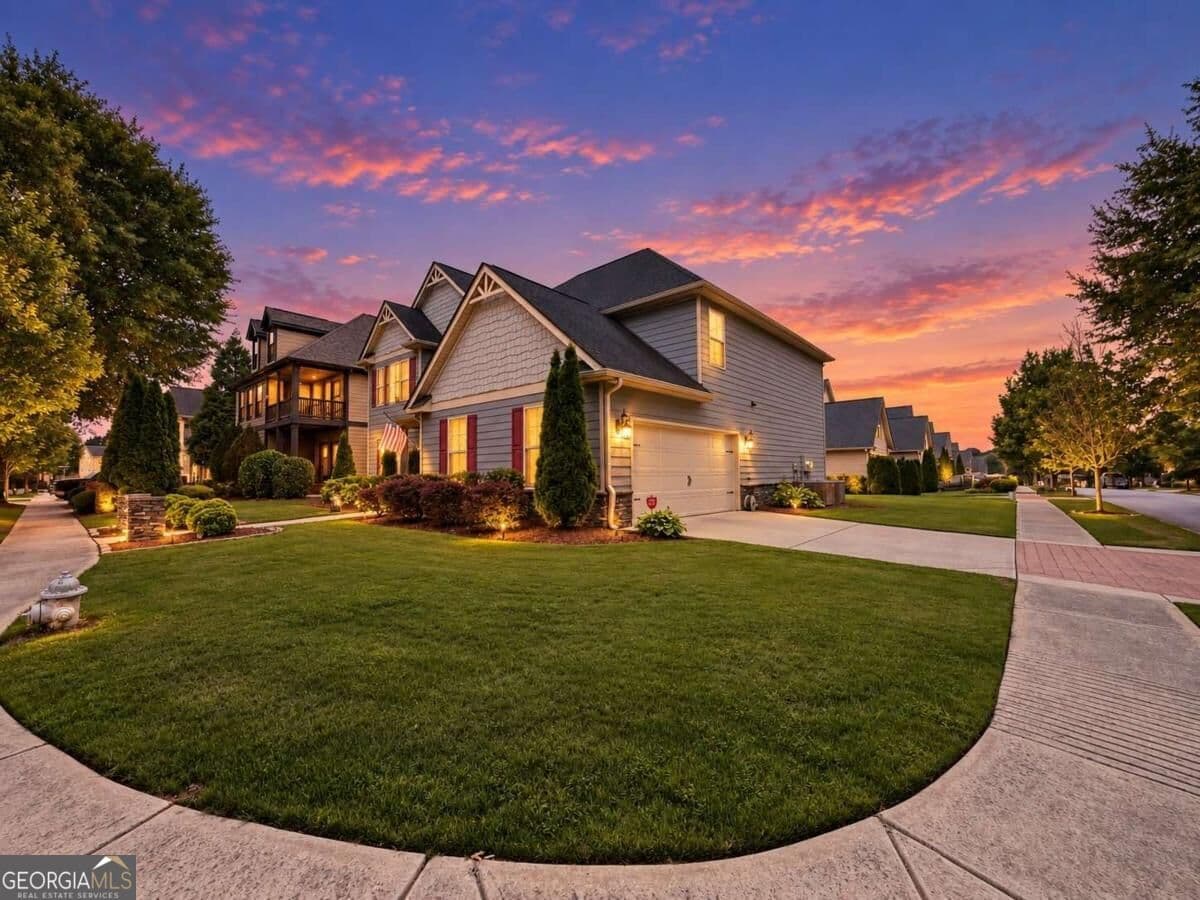 5 bedroom, 3 bathroom, 3,123 sq ft single family residence for sale at 622 Mallard Cove, Loganville, GA 30052 — photo 2