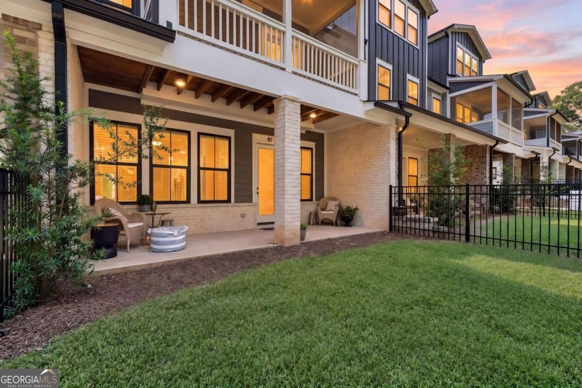 3 bedroom, 2.5 bathroom, 2,223 sq ft townhouse for sale at 1150 Harper Drive, Alpharetta, GA 30076 — photo 2