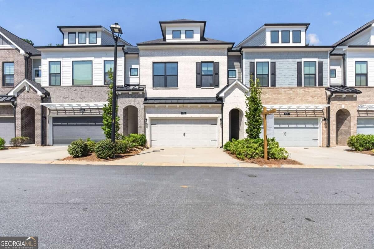 3 bedroom, 2.5 bathroom, 2,223 sq ft townhouse for sale at 1150 Harper Drive, Alpharetta, GA 30076 — photo 6