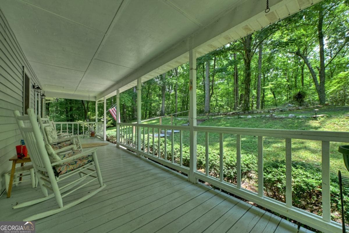 3 bedroom, 2 bathroom, 2,128 sq ft cabin,single family residence for sale at 221 Shade Tree Lane 15, Mineral Bluff, GA 30559 — photo 9