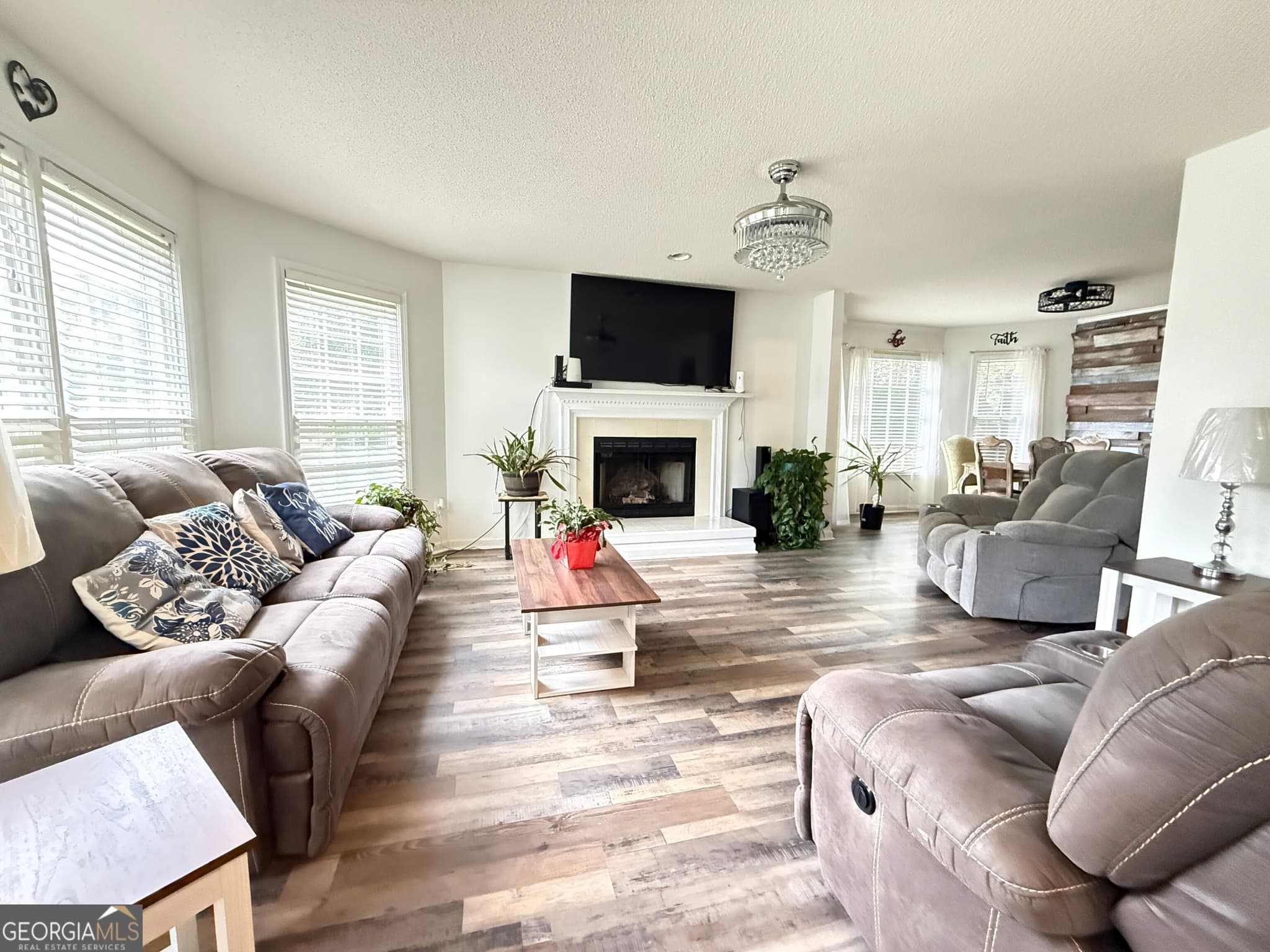 4 bedroom, 2.5 bathroom, 2,520 sq ft single family residence for sale at 308 Regal Way, Mcdonough, GA 30253 — photo 6