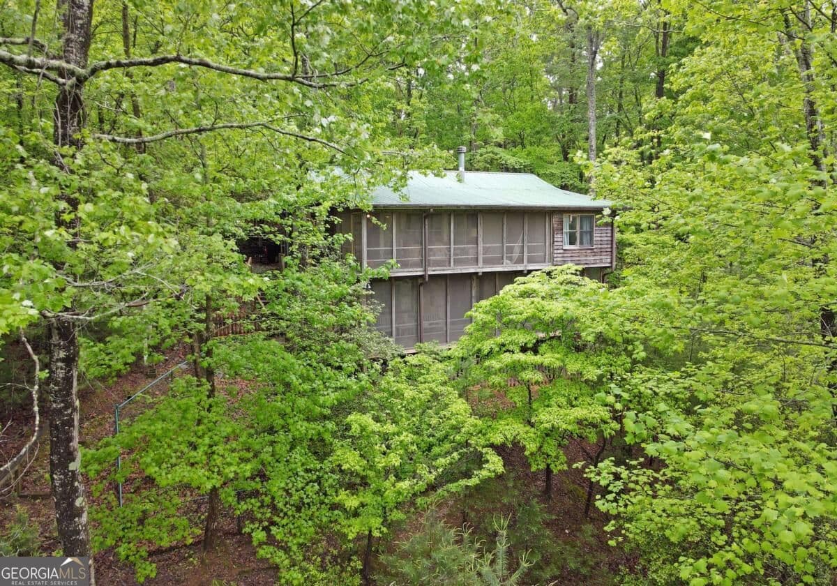 4 bedroom, 3 bathroom, 2,040 sq ft cabin,single family residence for sale at 66 Pine Ridge Court, Ellijay, GA 30536 — photo 3