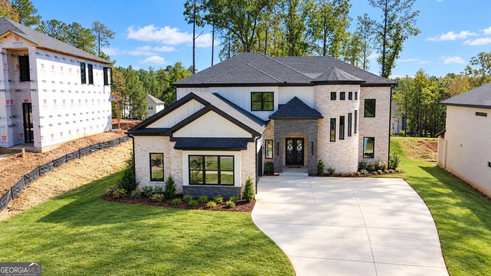 5 bedroom, 5.5 bathroom, 4,312 sq ft single family residence for sale at 4194 Matisse Lane, Fairburn, GA 30213 — photo 2
