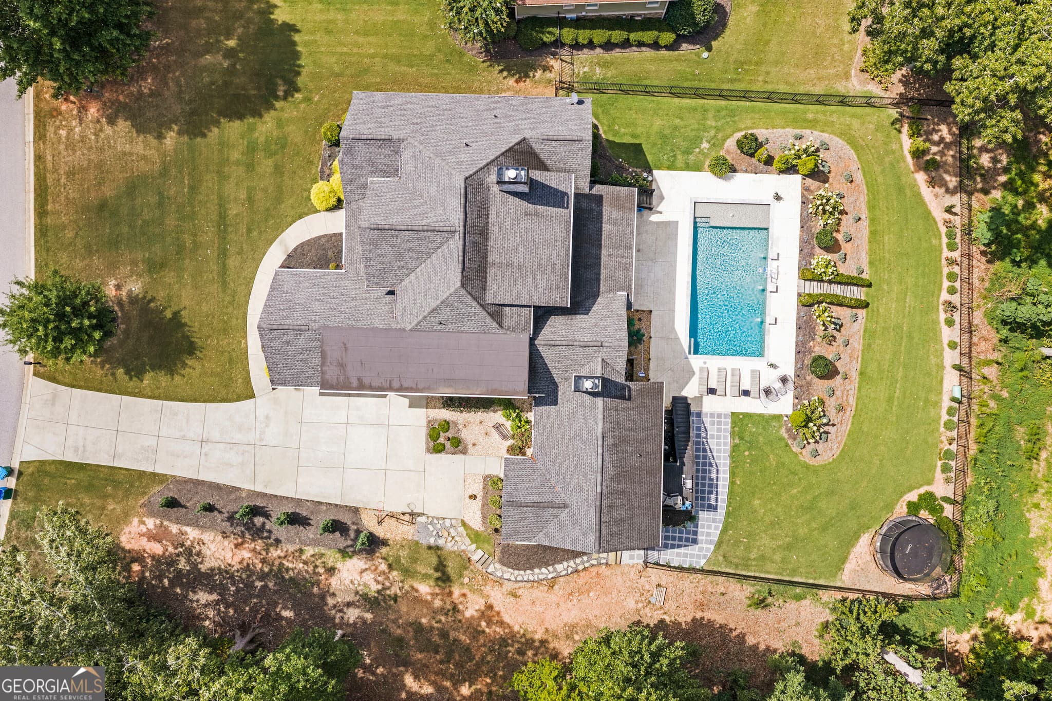 6 bedroom, 5.5 bathroom, 5,127 sq ft single family residence for sale at 2126 Saddle Creek Drive, Jefferson, GA 30549 — photo 2