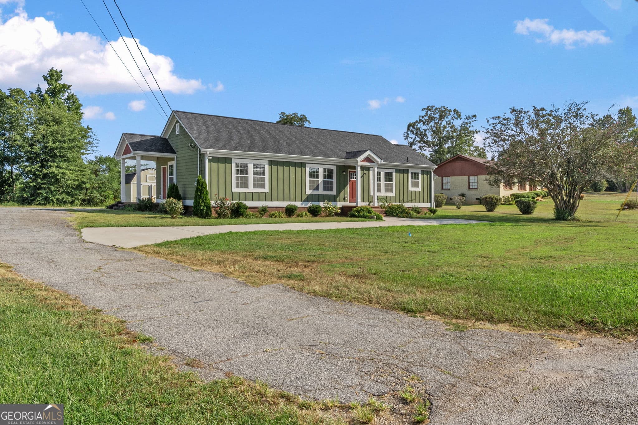 3 bedroom, 2 bathroom, 1,509 sq ft single family residence for sale at 261 LaGrange Street, Newnan, GA 30263 — photo 2