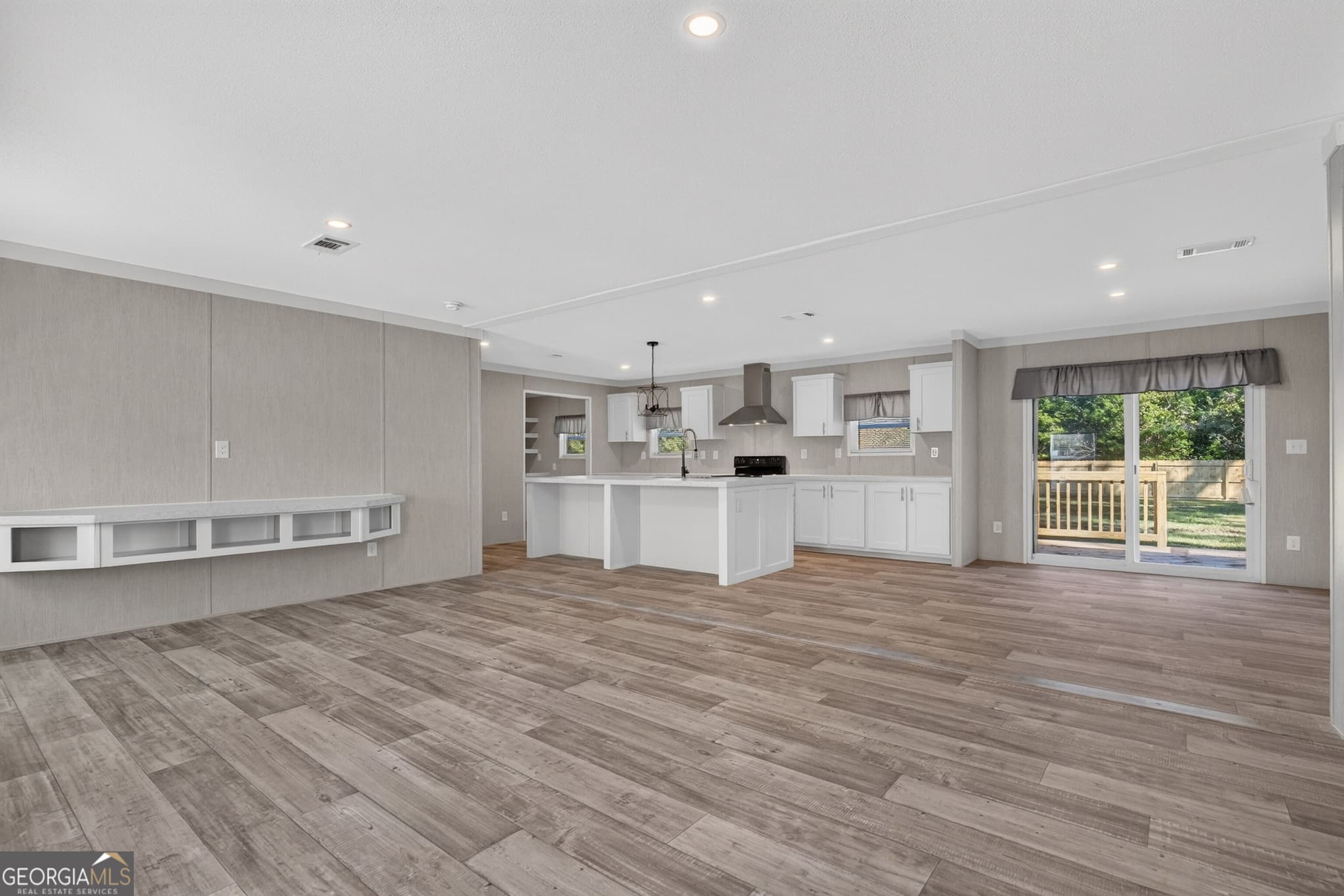 3 bedroom, 2.5 bathroom, 1,664 sq ft manufactured home,single family residence for sale at 21 Ridge Road, Ellabell, GA 31308 — photo 6