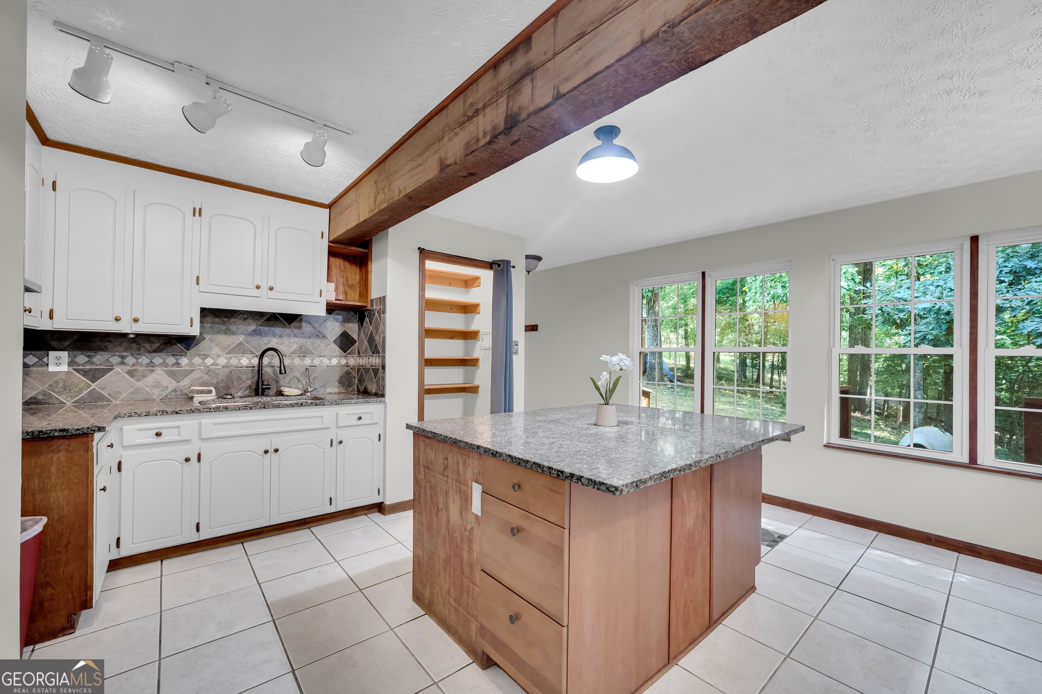 3 bedroom, 2 bathroom, 1,400 sq ft single family residence for sale at 38 Morwood Valley Trail, Cleveland, GA 30528 — photo 6