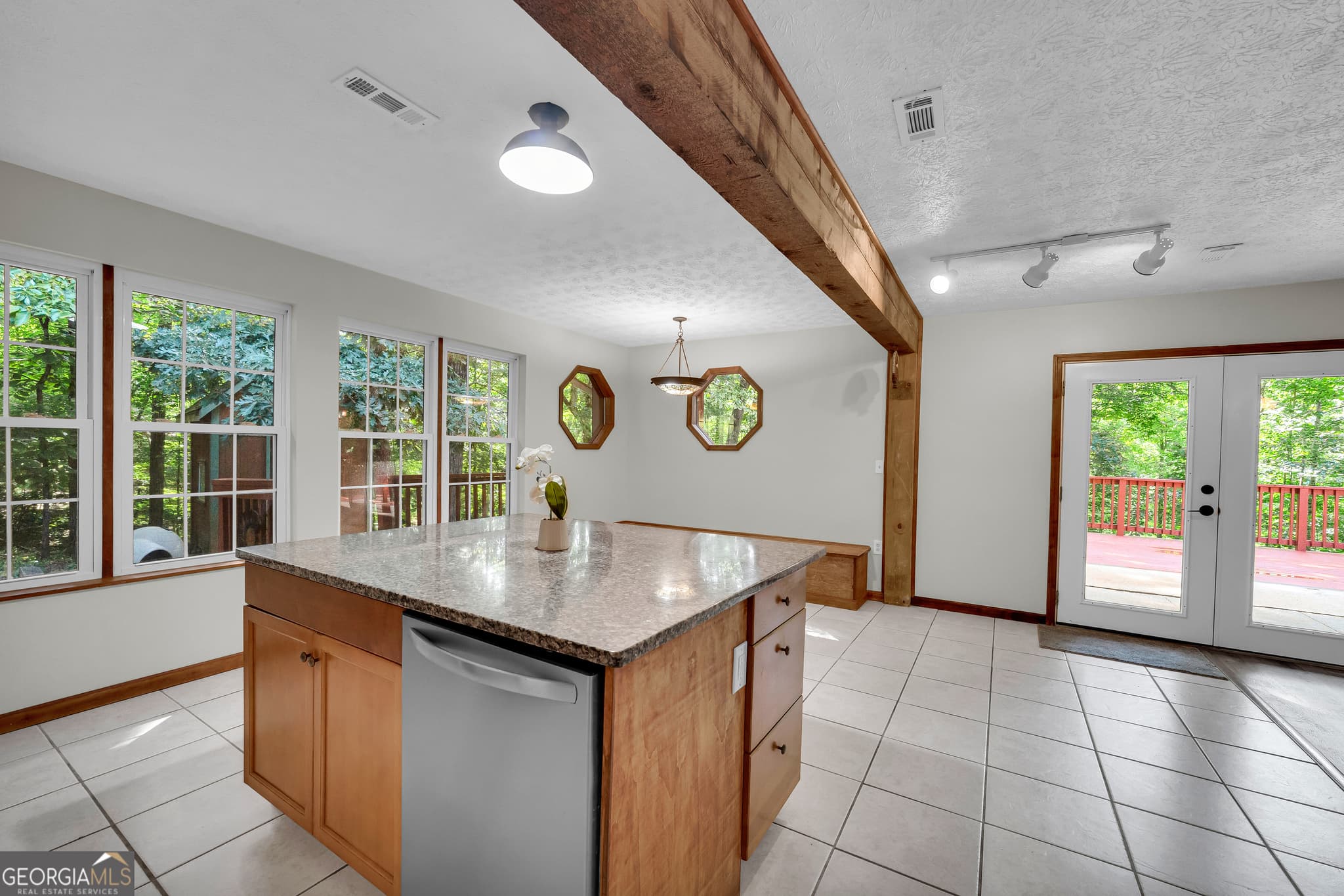 3 bedroom, 2 bathroom, 1,400 sq ft single family residence for sale at 38 Morwood Valley Trail, Cleveland, GA 30528 — photo 7