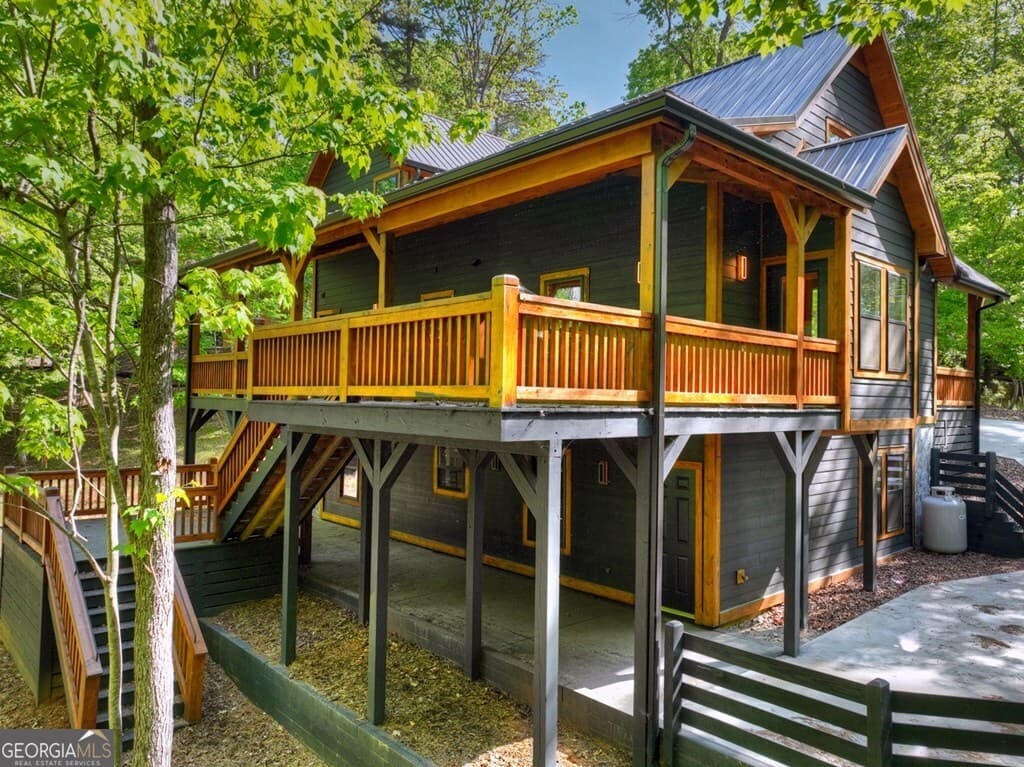 4 bedroom, 3.5 bathroom, 2,831 sq ft cabin,single family residence for sale at 40 Cadet Court, Ellijay, GA 30540 — photo 6