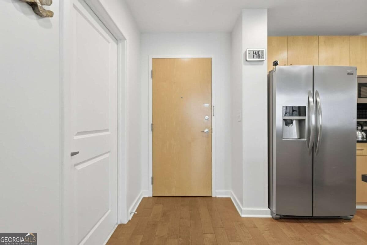 2 bedroom, 2 bathroom, 1,003 sq ft condominium for sale at 250 Pharr Road 1209, Atlanta, GA 30305 — photo 6